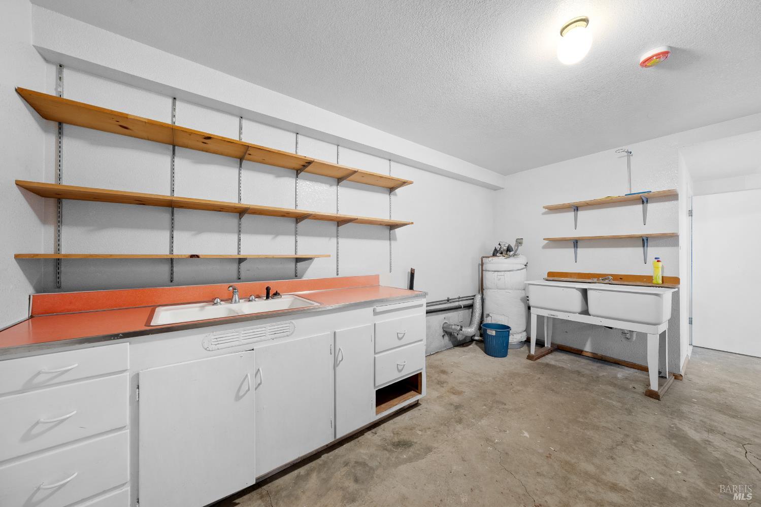 Detail Gallery Image 28 of 94 For 17651 Van Arsdale Rd, Potter Valley,  CA 95469 - 6 Beds | 5 Baths