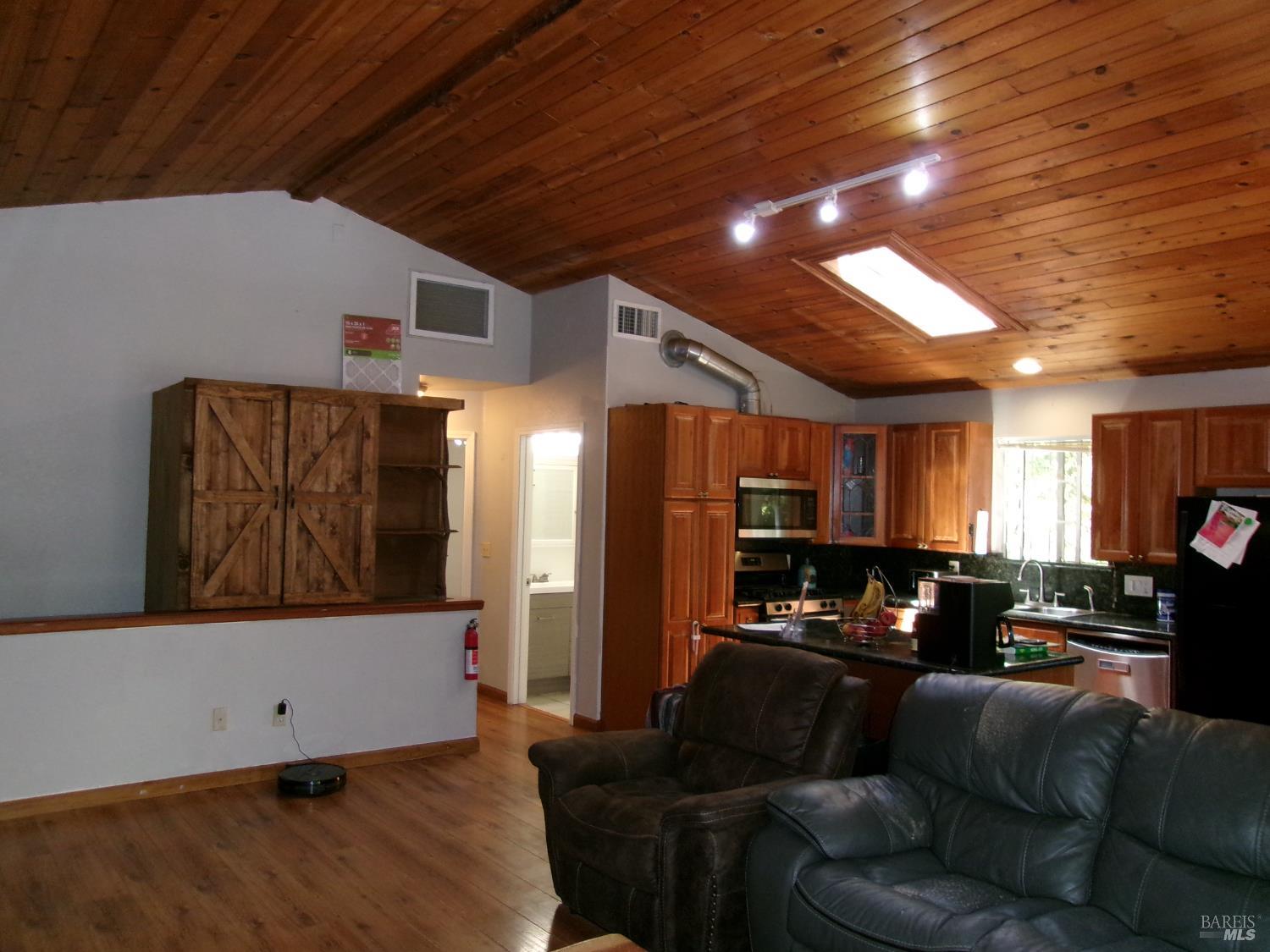 Detail Gallery Image 7 of 12 For 24580 Lilac Rd, Willits,  CA 95490 - 4 Beds | 2 Baths