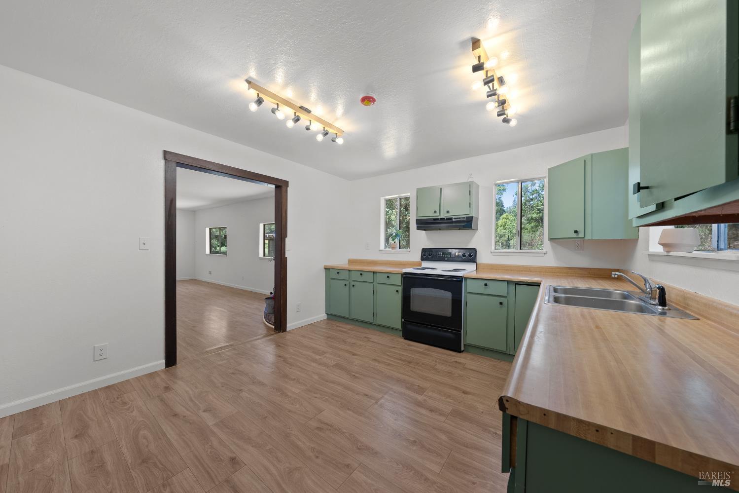 Detail Gallery Image 63 of 94 For 17651 Van Arsdale Rd, Potter Valley,  CA 95469 - 6 Beds | 5 Baths