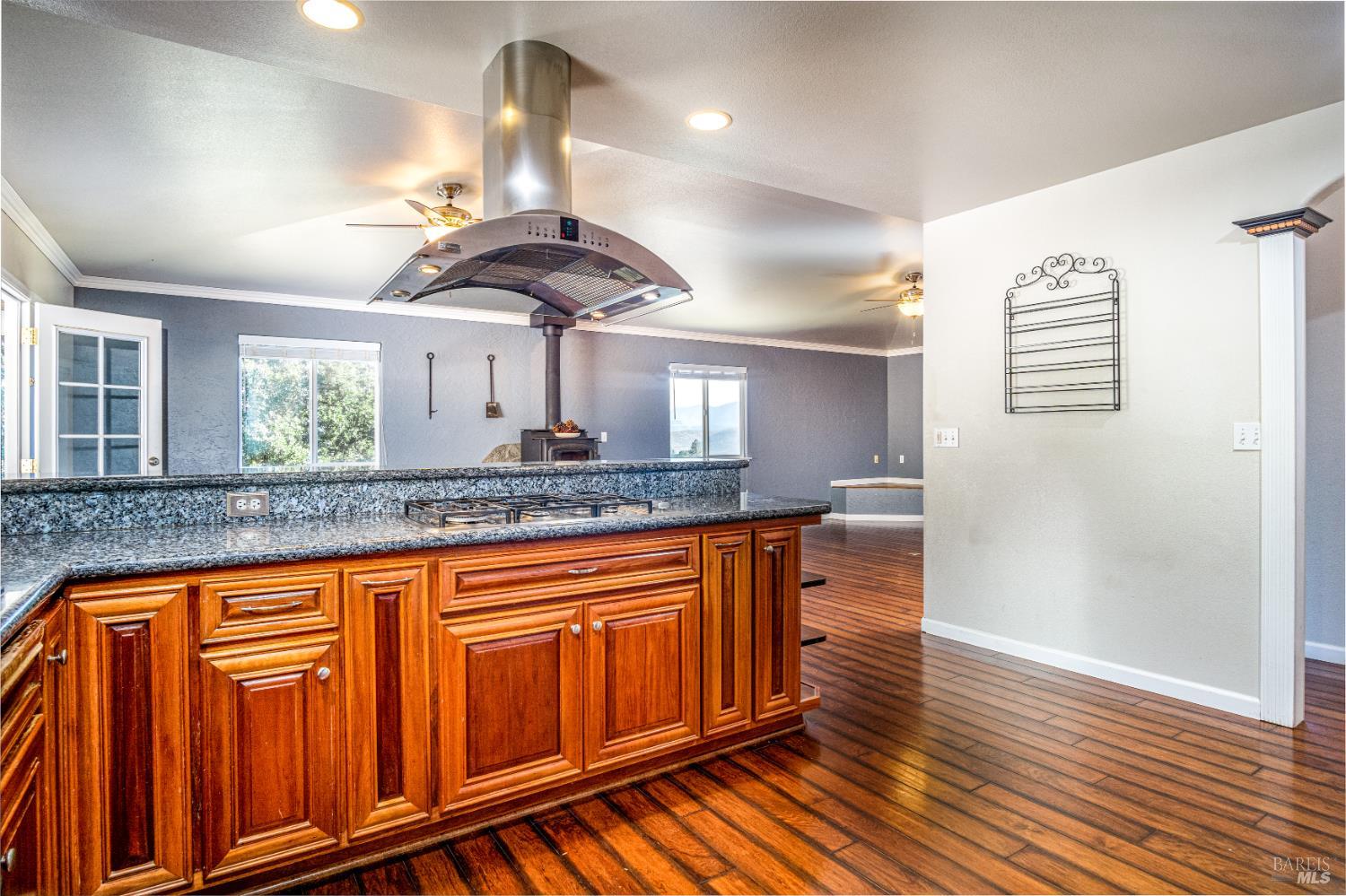 Detail Gallery Image 7 of 53 For 16544 Hacienda Ct, Hidden Valley Lake,  CA 95467 - 5 Beds | 3 Baths