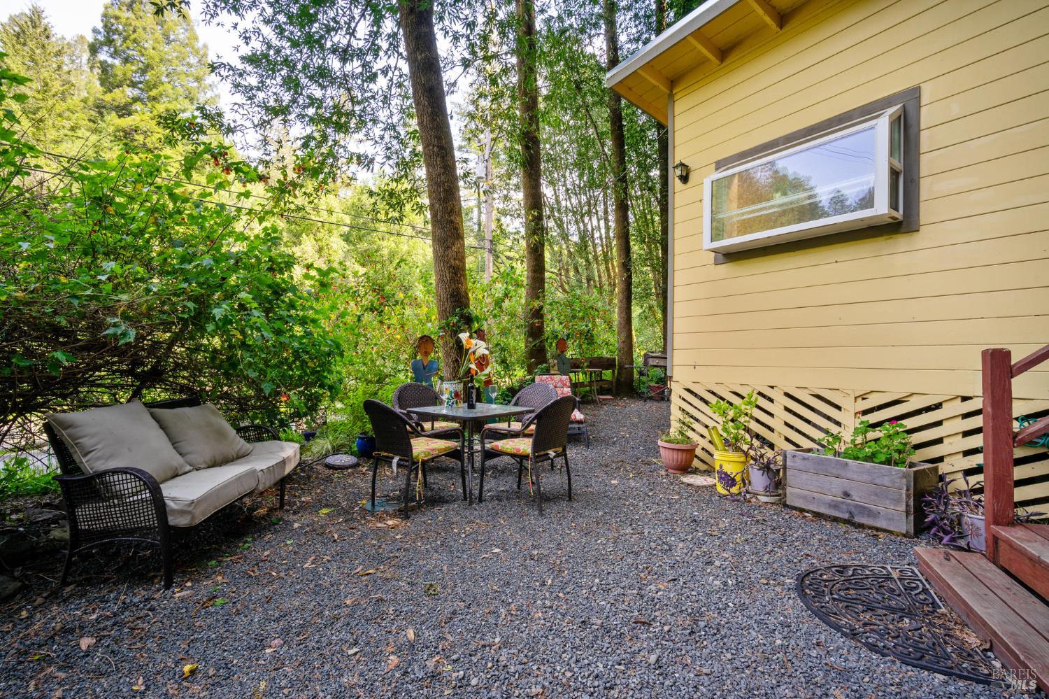 Detail Gallery Image 25 of 33 For 15910 E Austin Creek Rd, Cazadero,  CA 95421 - 2 Beds | 1 Baths