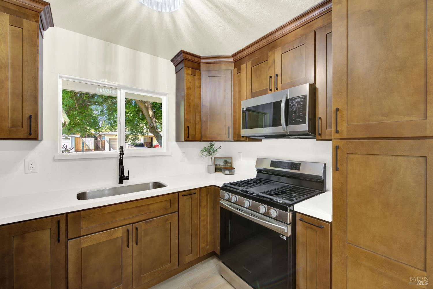 Detail Gallery Image 18 of 63 For 191 Juniper St, Vacaville,  CA 95688 - 3 Beds | 2 Baths
