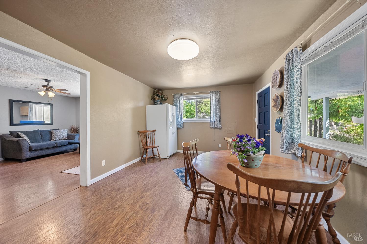 Detail Gallery Image 5 of 36 For 3595 Vista St, Clearlake,  CA 95422 - 3 Beds | 1 Baths