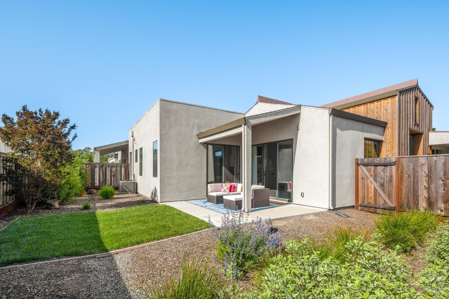 Detail Gallery Image 28 of 32 For 1455 Acorn Way, Windsor,  CA 95492 - 3 Beds | 2 Baths
