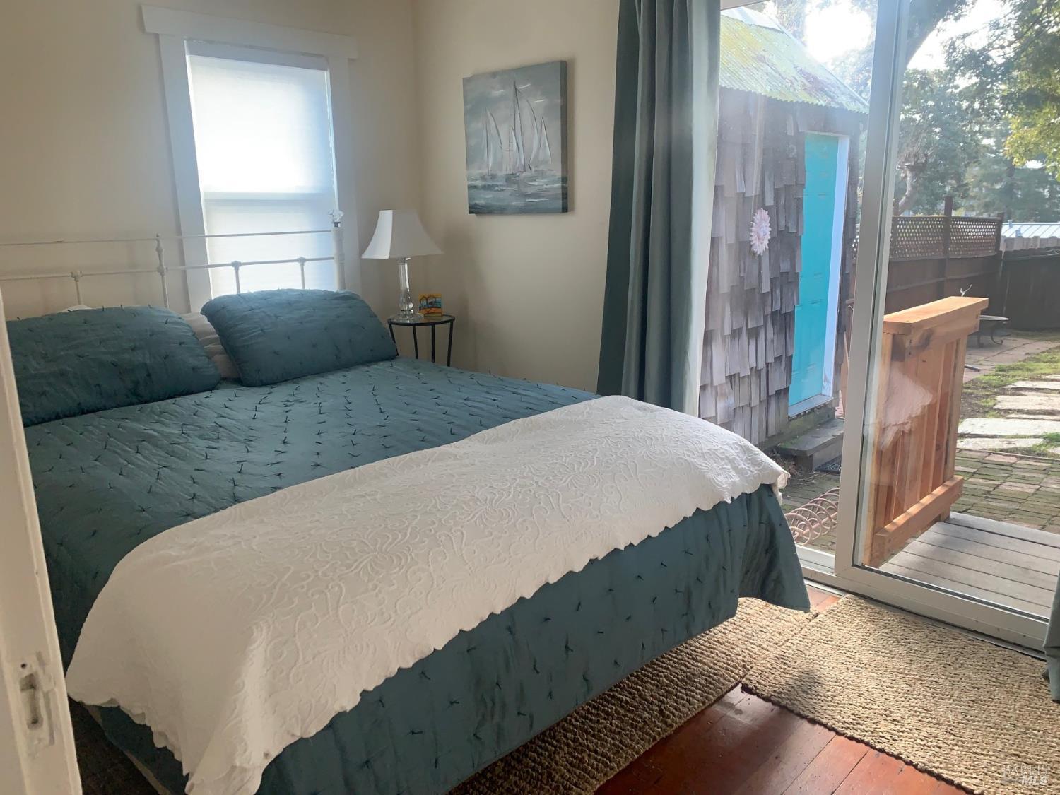 Detail Gallery Image 7 of 13 For 836 W J St, Benicia,  CA 94510 - 1 Beds | 1 Baths