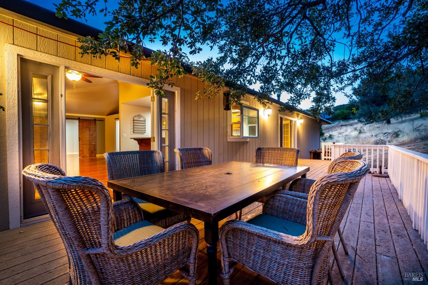 Detail Gallery Image 31 of 53 For 16544 Hacienda Ct, Hidden Valley Lake,  CA 95467 - 5 Beds | 3 Baths