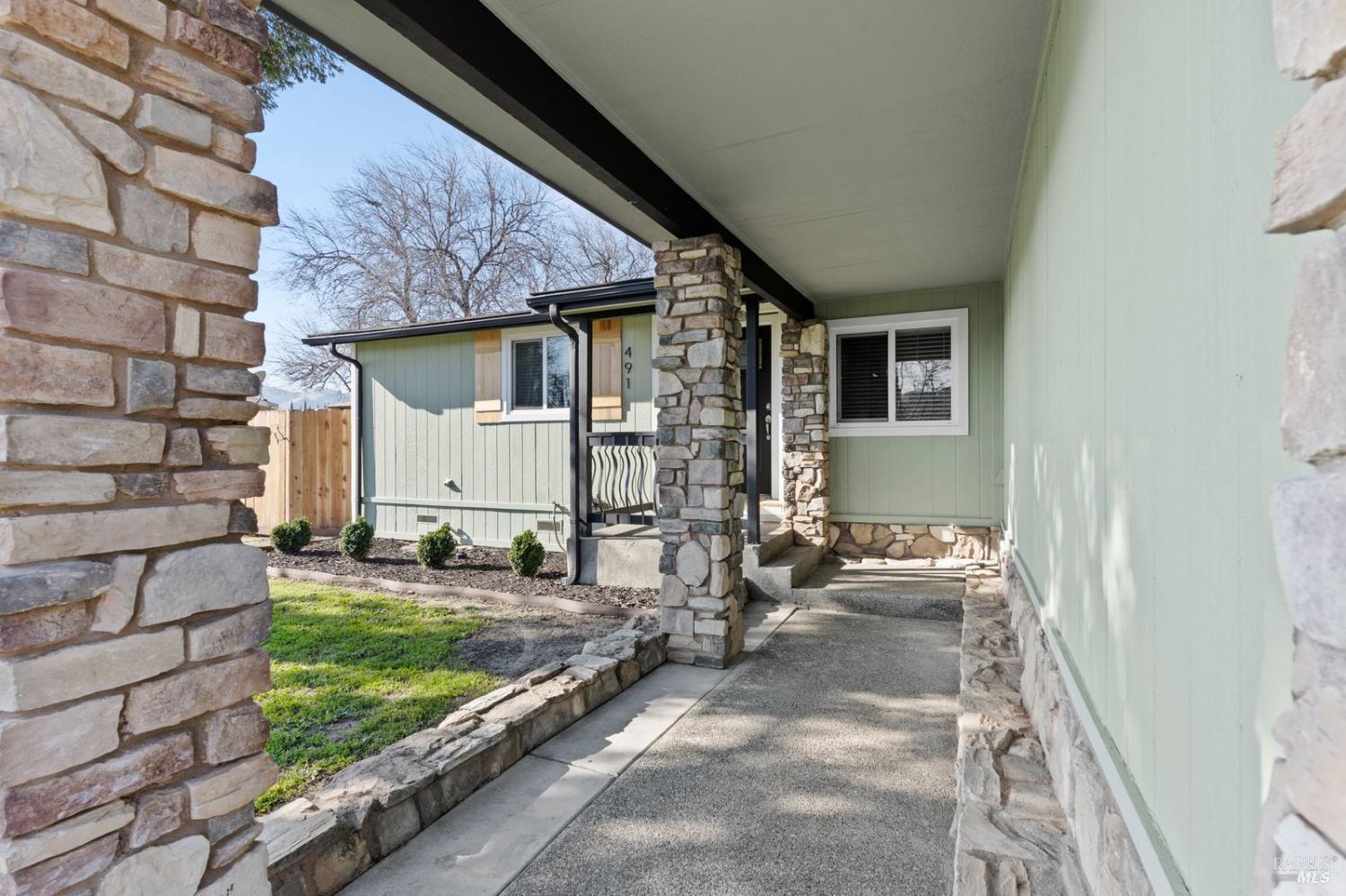 Detail Gallery Image 5 of 52 For 491 Aberdeen Way, Vacaville,  CA 95687 - 3 Beds | 2 Baths