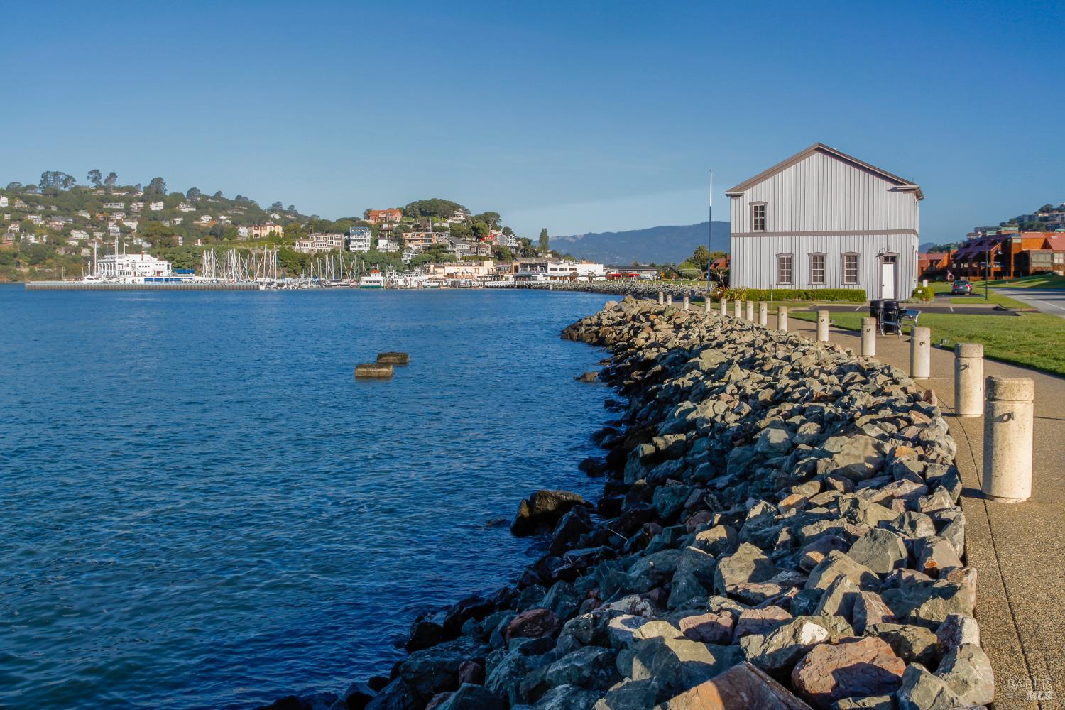 Detail Gallery Image 36 of 36 For 44 Lagoon Vis, Tiburon,  CA 94920 - 2 Beds | 2 Baths