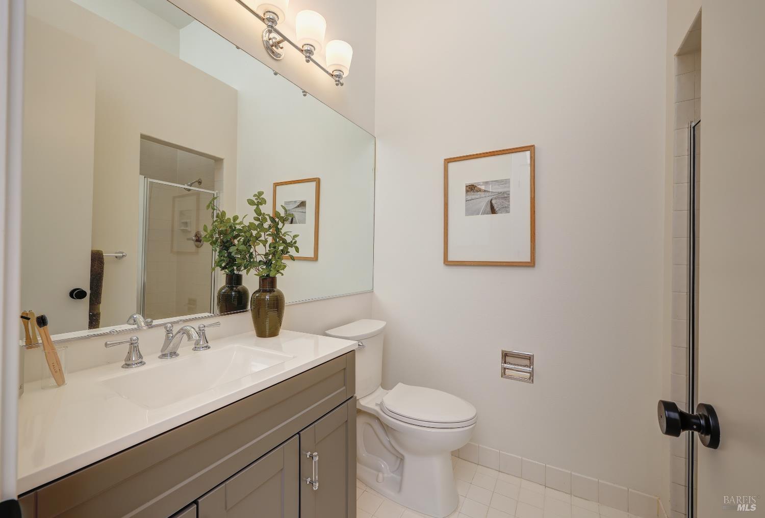 Detail Gallery Image 20 of 36 For 44 Lagoon Vis, Tiburon,  CA 94920 - 2 Beds | 2 Baths
