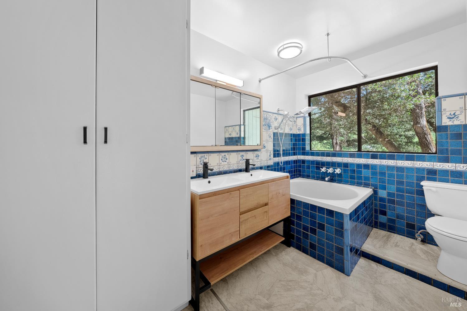 Detail Gallery Image 22 of 94 For 17651 Van Arsdale Rd, Potter Valley,  CA 95469 - 6 Beds | 5 Baths