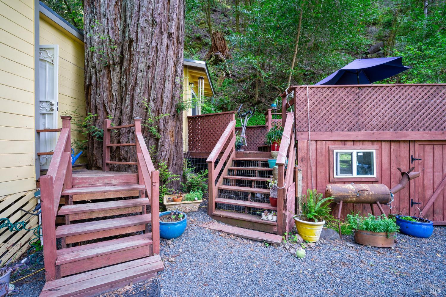 Detail Gallery Image 3 of 33 For 15910 E Austin Creek Rd, Cazadero,  CA 95421 - 2 Beds | 1 Baths