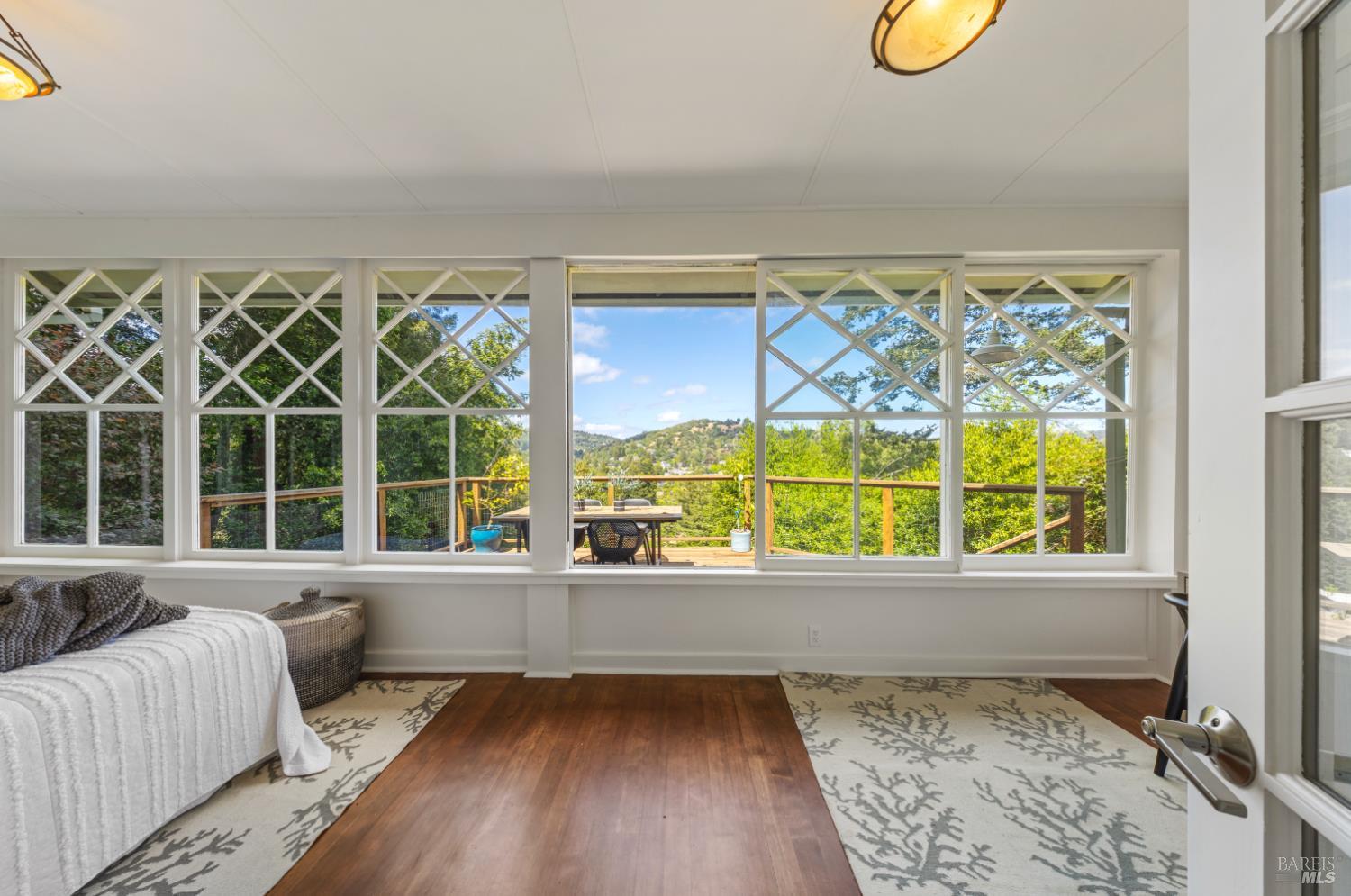 Detail Gallery Image 19 of 30 For 47 Woodside Ln, Mill Valley,  CA 94941 - 2 Beds | 2 Baths
