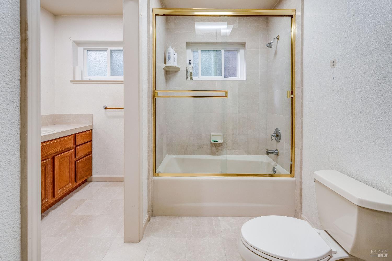 Detail Gallery Image 19 of 31 For 32 Romine Way, Vallejo,  CA 94591 - 5 Beds | 3 Baths