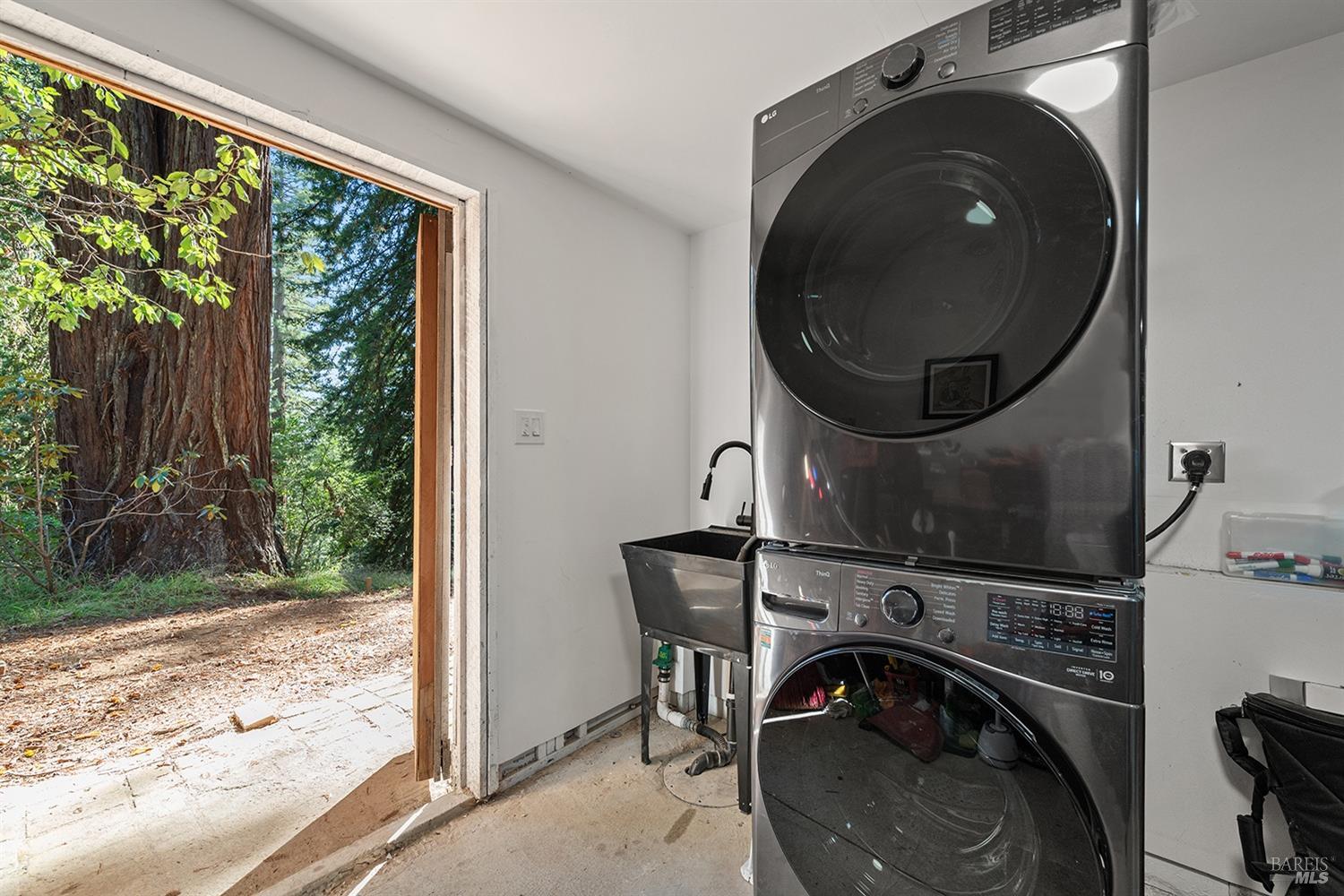 Detail Gallery Image 42 of 50 For 17075 Fitzpatrick Ln, Occidental,  CA 95465 - 3 Beds | 3 Baths