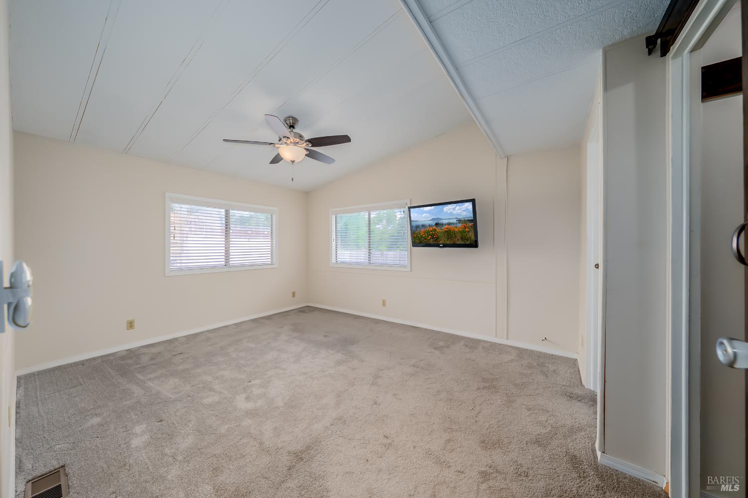 Detail Gallery Image 24 of 38 For 5330 Lakeshore Blvd 32, Lakeport,  CA 95453 - 2 Beds | 1/1 Baths