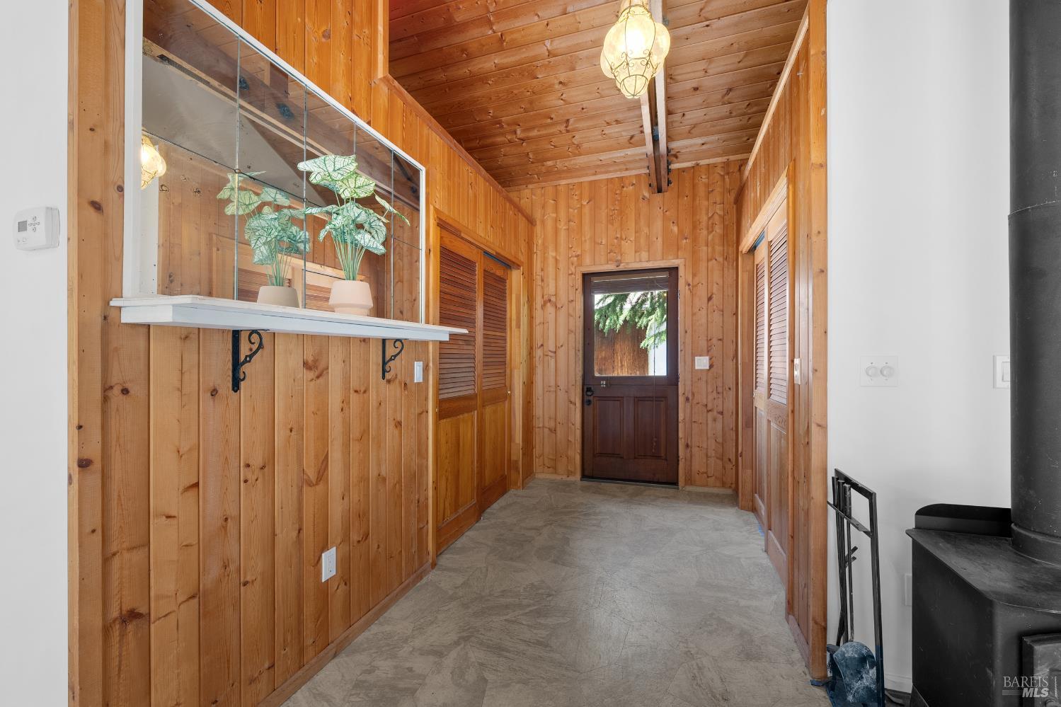 Detail Gallery Image 8 of 94 For 17651 Van Arsdale Rd, Potter Valley,  CA 95469 - 6 Beds | 5 Baths