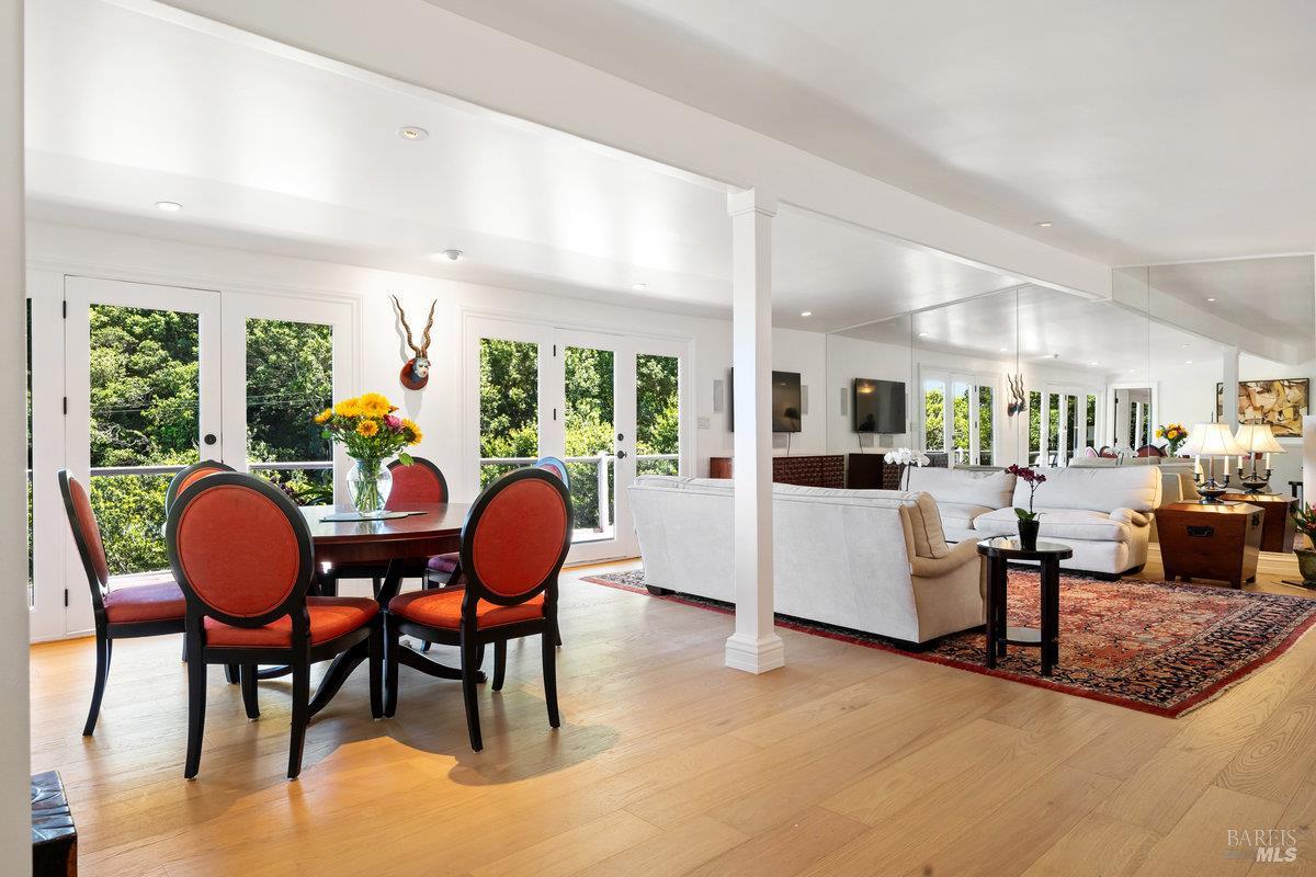 Detail Gallery Image 4 of 44 For 350 Sausalito Blvd, Sausalito,  CA 94965 - 4 Beds | 4/1 Baths