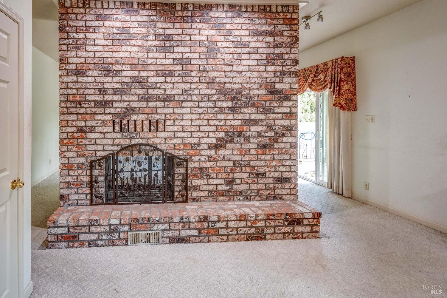 Detail Gallery Image 25 of 31 For 32 Romine Way, Vallejo,  CA 94591 - 5 Beds | 3 Baths