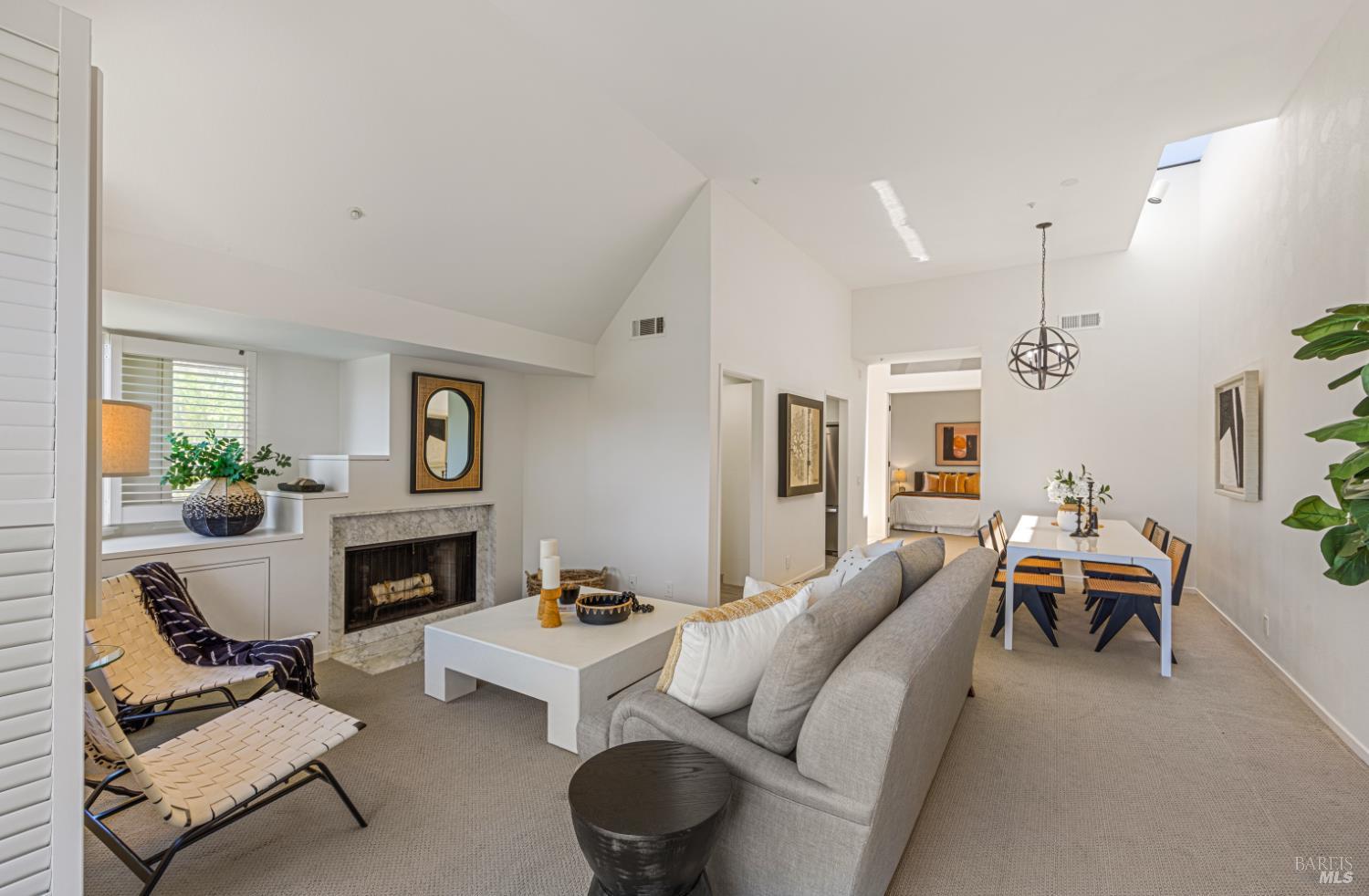 Detail Gallery Image 4 of 36 For 44 Lagoon Vis, Tiburon,  CA 94920 - 2 Beds | 2 Baths