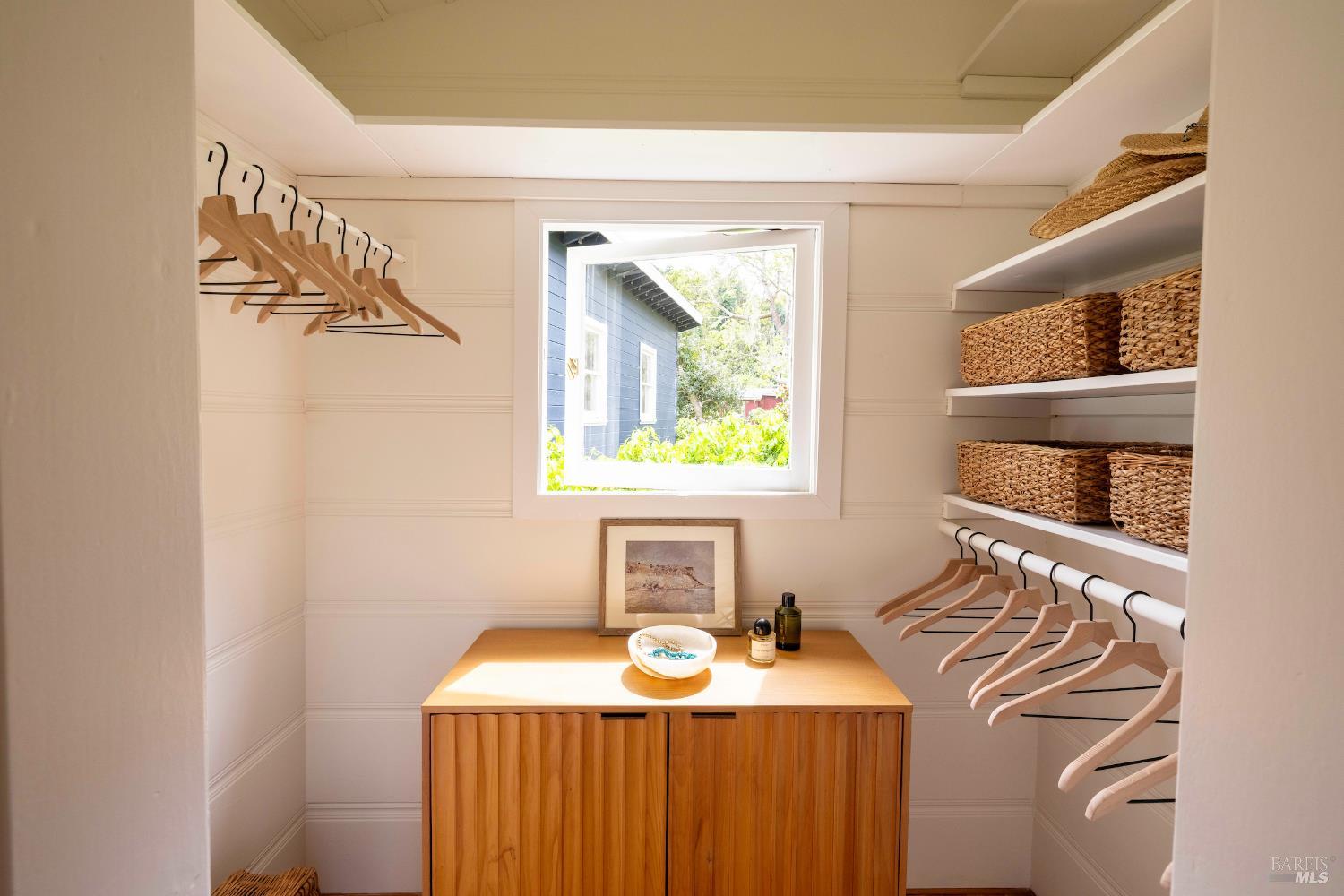 Detail Gallery Image 27 of 51 For 10 Park Ave, Bolinas,  CA 94924 - 2 Beds | 1/1 Baths