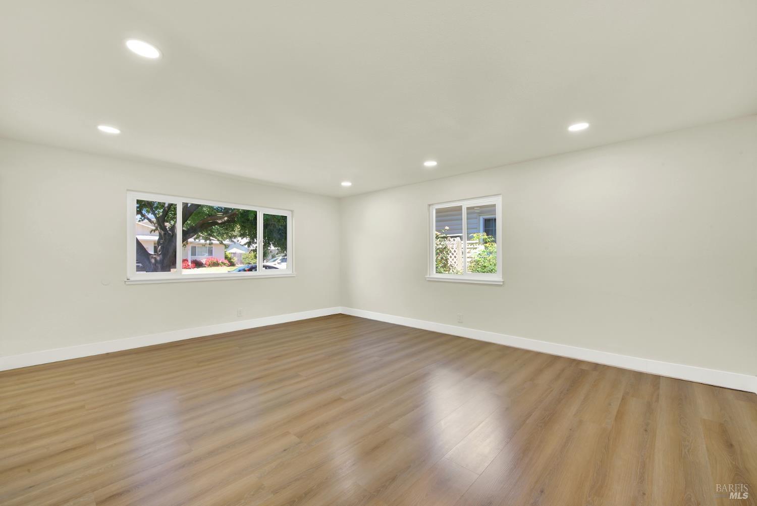 Detail Gallery Image 12 of 63 For 191 Juniper St, Vacaville,  CA 95688 - 3 Beds | 2 Baths