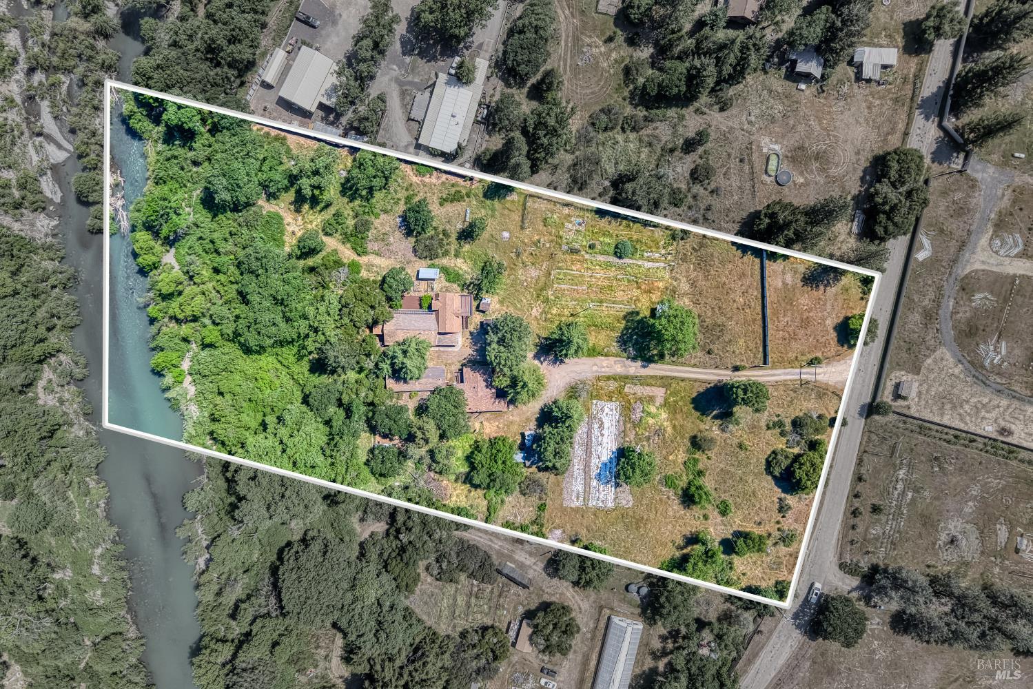 Detail Gallery Image 2 of 94 For 17651 Van Arsdale Rd, Potter Valley,  CA 95469 - 6 Beds | 5 Baths