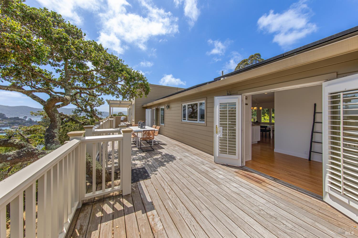 Detail Gallery Image 38 of 50 For 91 Round Hill Rd, Tiburon,  CA 94920 - 5 Beds | 4/1 Baths
