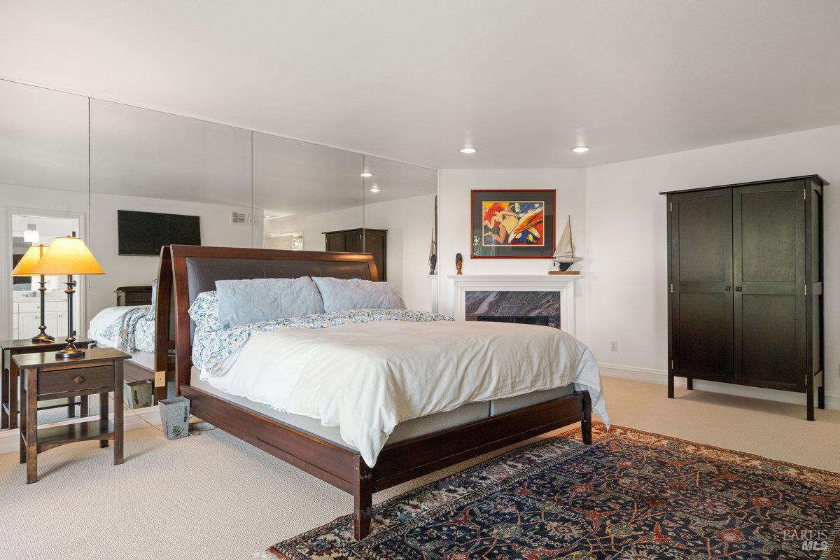 Detail Gallery Image 20 of 44 For 350 Sausalito Blvd, Sausalito,  CA 94965 - 4 Beds | 4/1 Baths