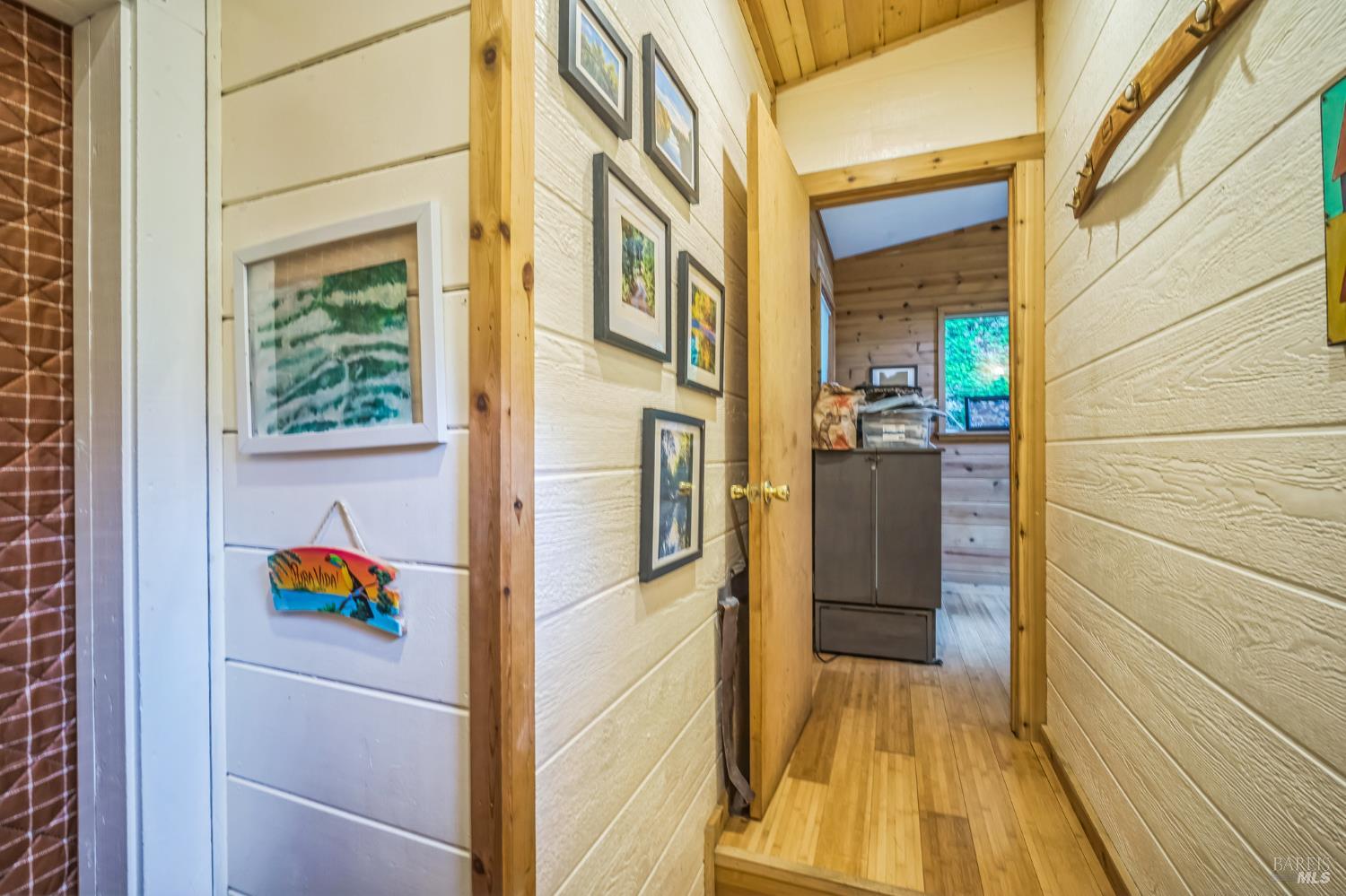 Detail Gallery Image 10 of 33 For 15910 E Austin Creek Rd, Cazadero,  CA 95421 - 2 Beds | 1 Baths