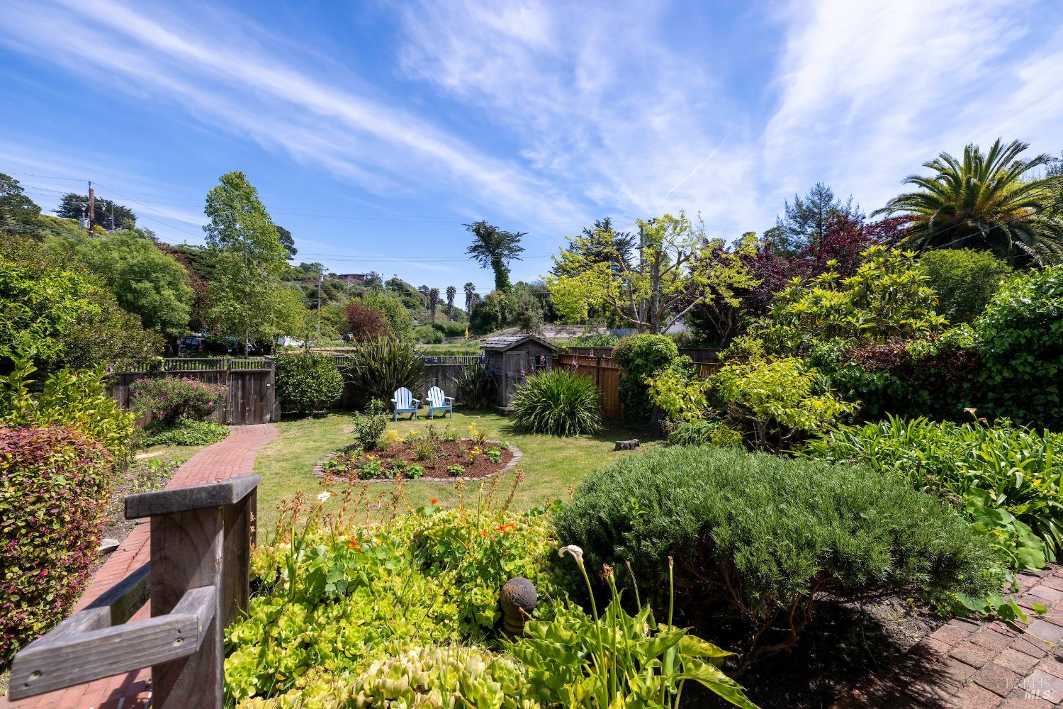 Detail Gallery Image 4 of 51 For 10 Park Ave, Bolinas,  CA 94924 - 2 Beds | 1/1 Baths