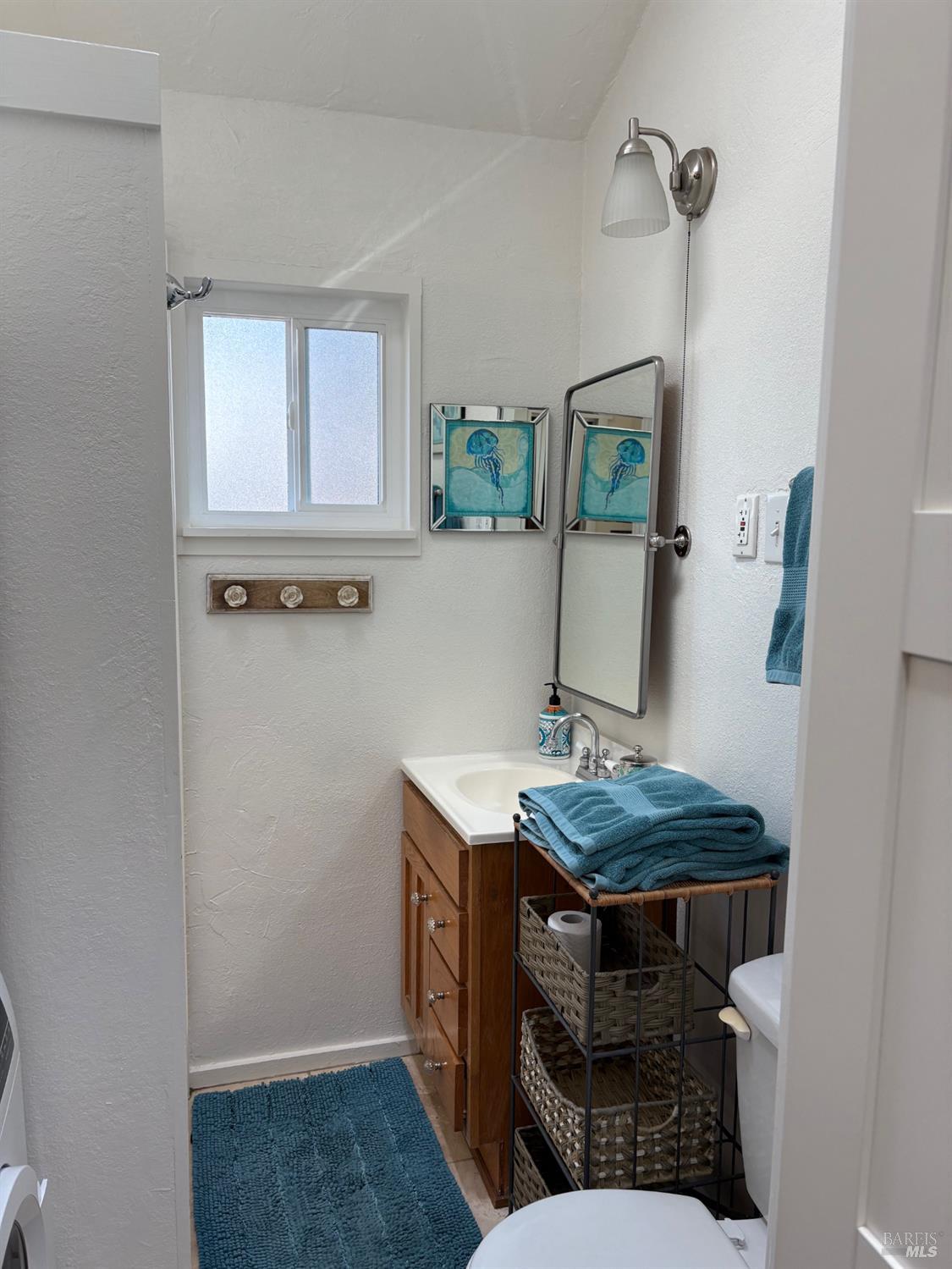 Detail Gallery Image 6 of 13 For 836 W J St, Benicia,  CA 94510 - 1 Beds | 1 Baths