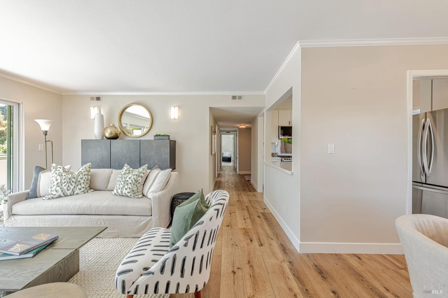 Detail Gallery Image 3 of 30 For 6 Redwood Ave, Corte Madera,  CA 94925 - 3 Beds | 2 Baths