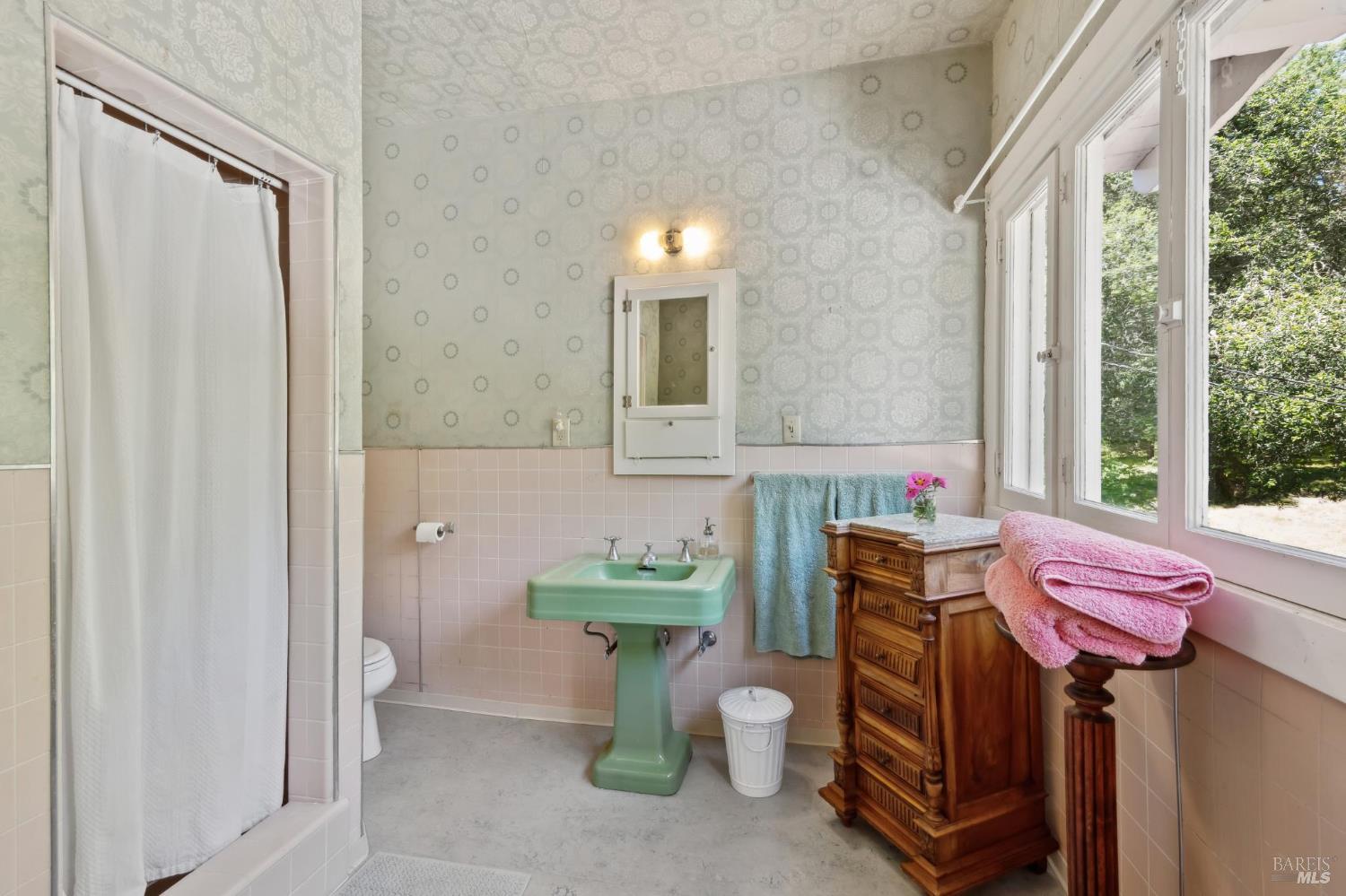 Detail Gallery Image 24 of 72 For 4100 Petrified Forest Rd, Santa Rosa,  CA 94515 - 8 Beds | 6/1 Baths