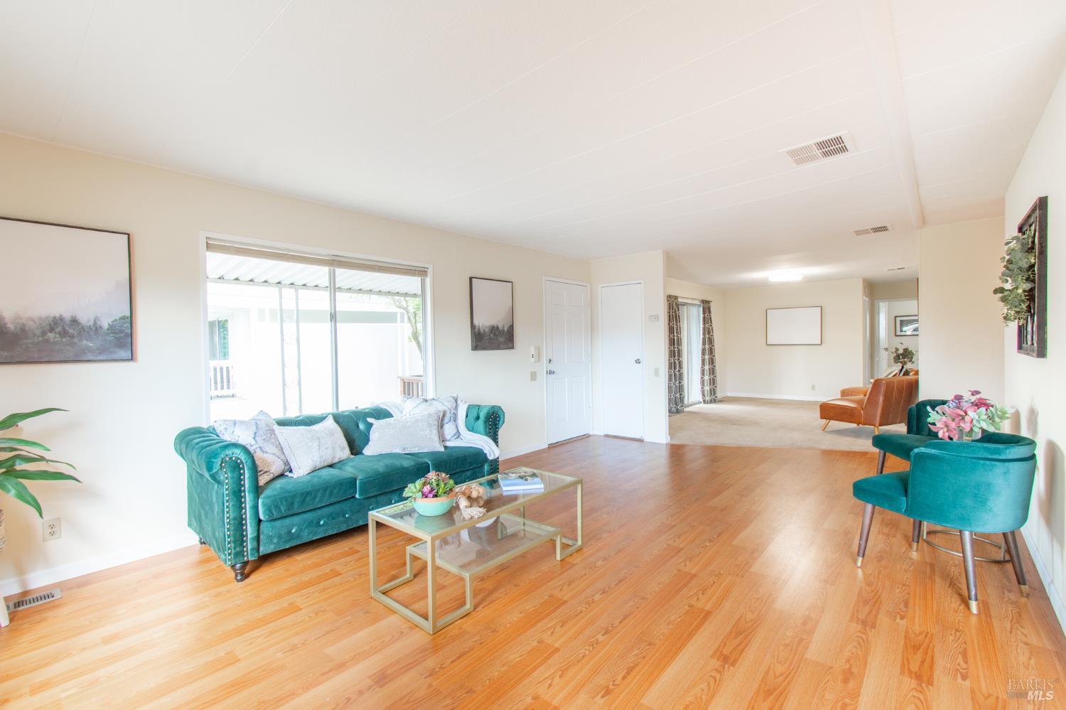 Detail Gallery Image 5 of 31 For 110 San Antonio Way, Yountville,  CA 94599 - 2 Beds | 2 Baths