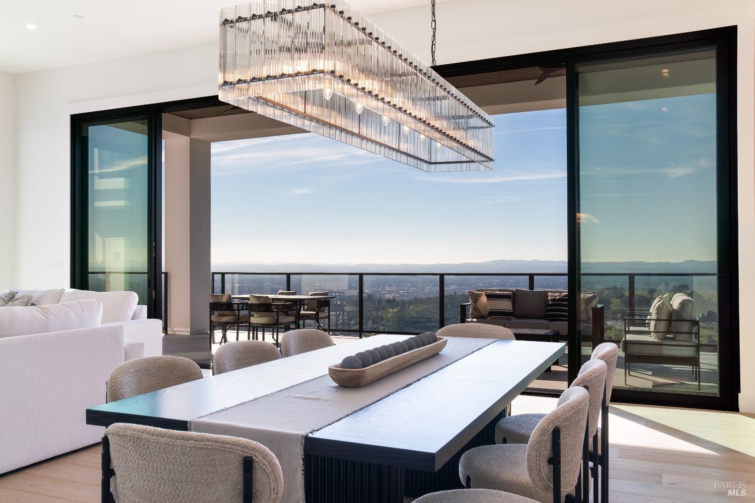 Detail Gallery Image 25 of 74 For 3835 Rocky Point Way, Santa Rosa,  CA 95404 - 4 Beds | 4/1 Baths