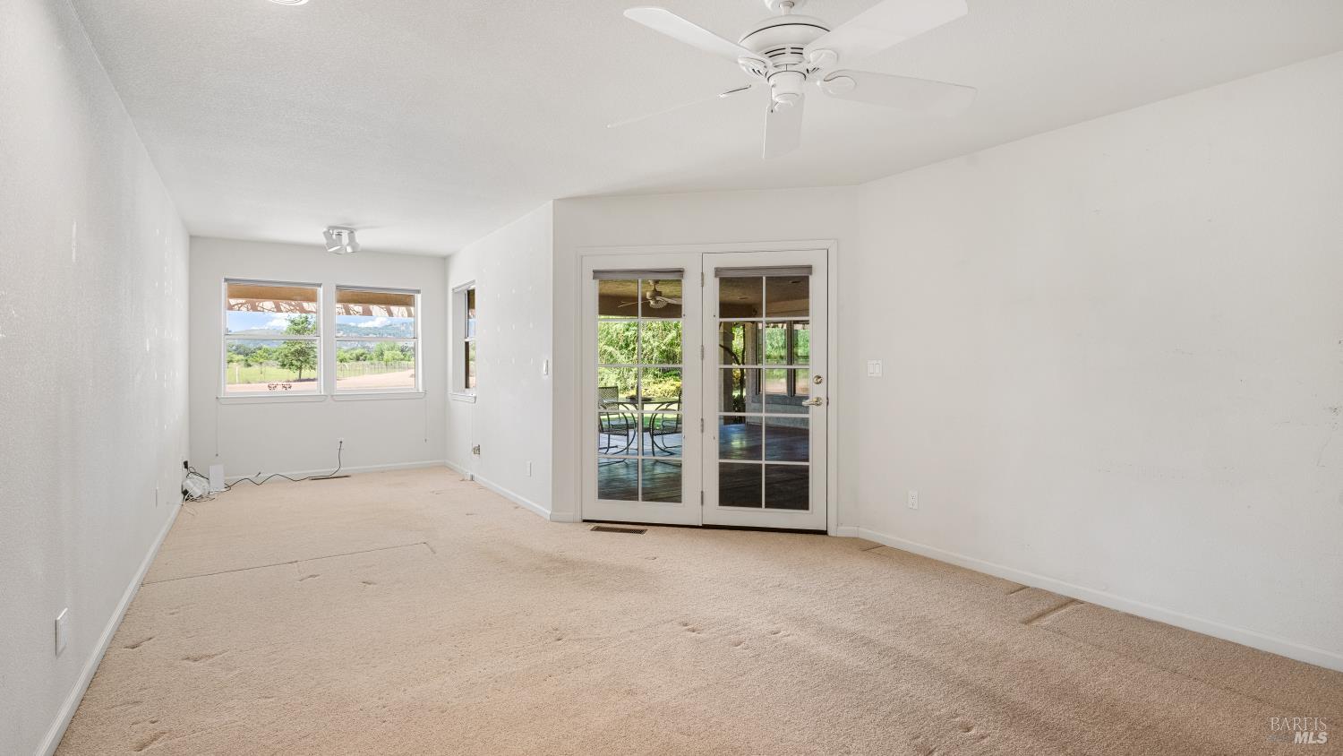 Detail Gallery Image 16 of 69 For 12285 High Valley Rd, Clearlake Oaks,  CA 95423 - 4 Beds | 3 Baths