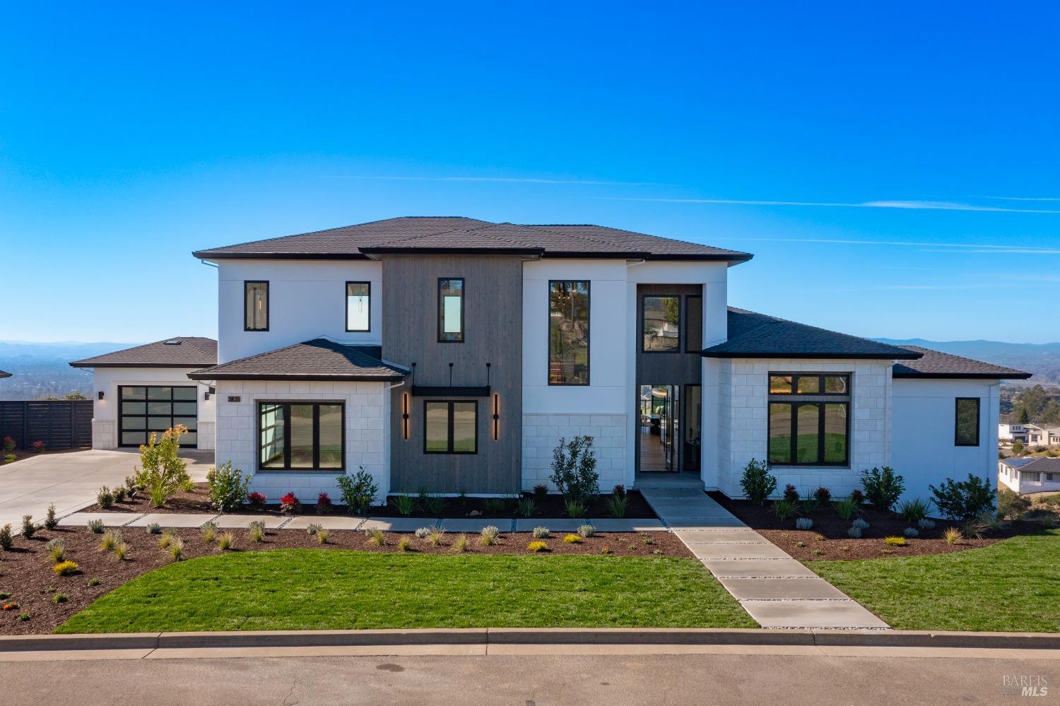 Detail Gallery Image 13 of 74 For 3835 Rocky Point Way, Santa Rosa,  CA 95404 - 4 Beds | 4/1 Baths