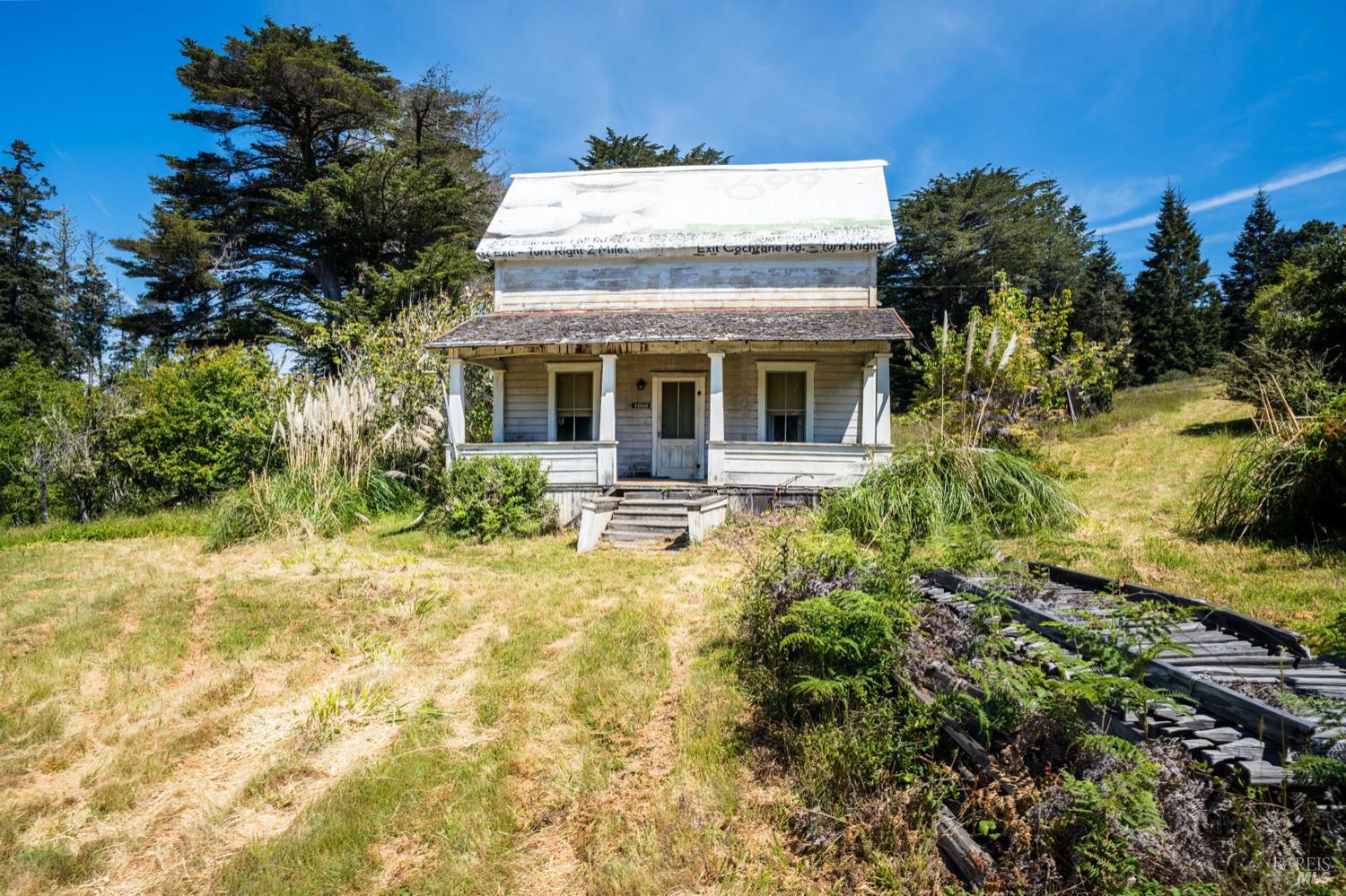 Detail Gallery Image 1 of 9 For 44600 Little Lake Rd, Mendocino,  CA 95460 - 3 Beds | 2 Baths