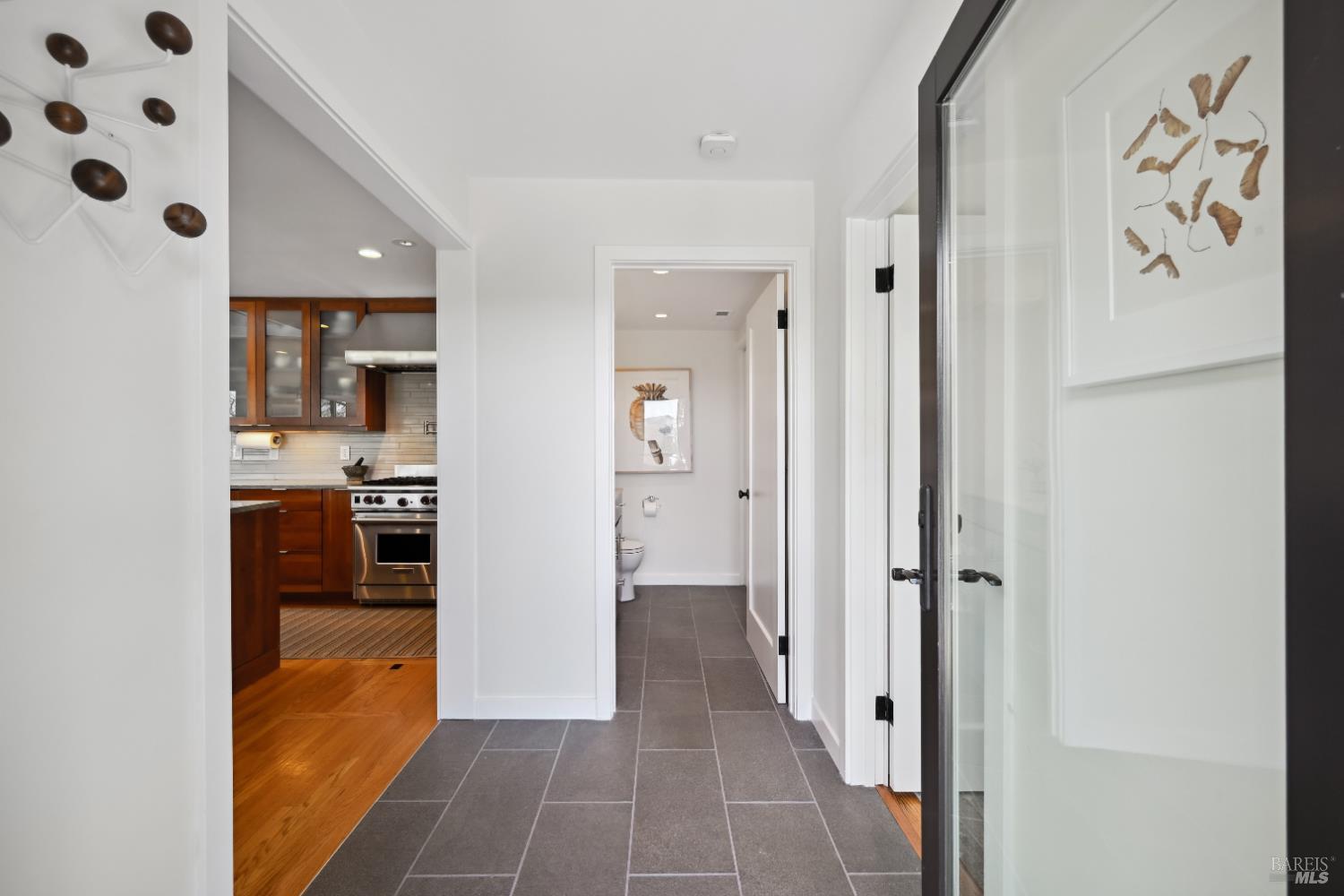 Detail Gallery Image 5 of 53 For 510 Redwood Rd, San Anselmo,  CA 94960 - 3 Beds | 1/1 Baths