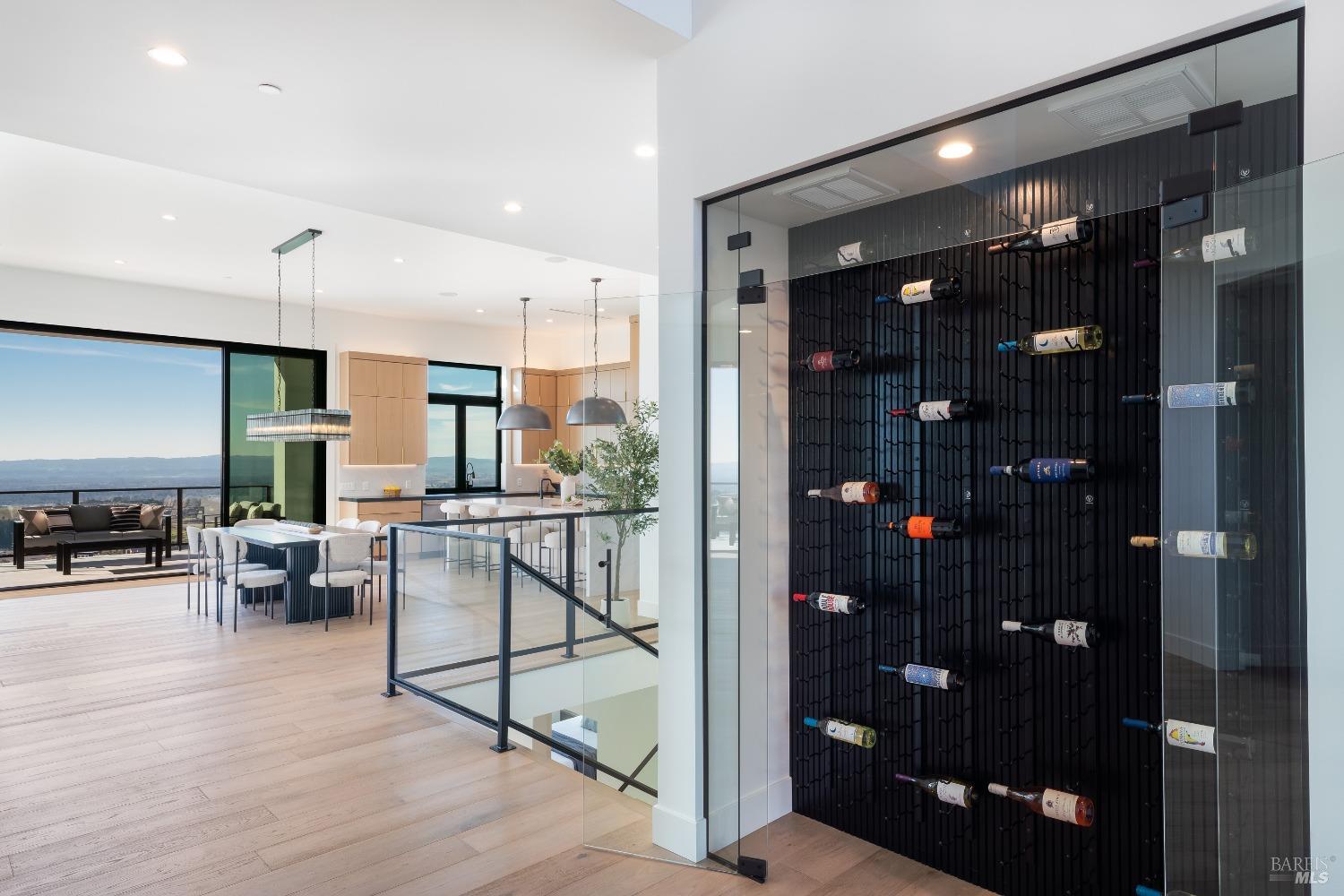 Detail Gallery Image 16 of 74 For 3835 Rocky Point Way, Santa Rosa,  CA 95404 - 4 Beds | 4/1 Baths