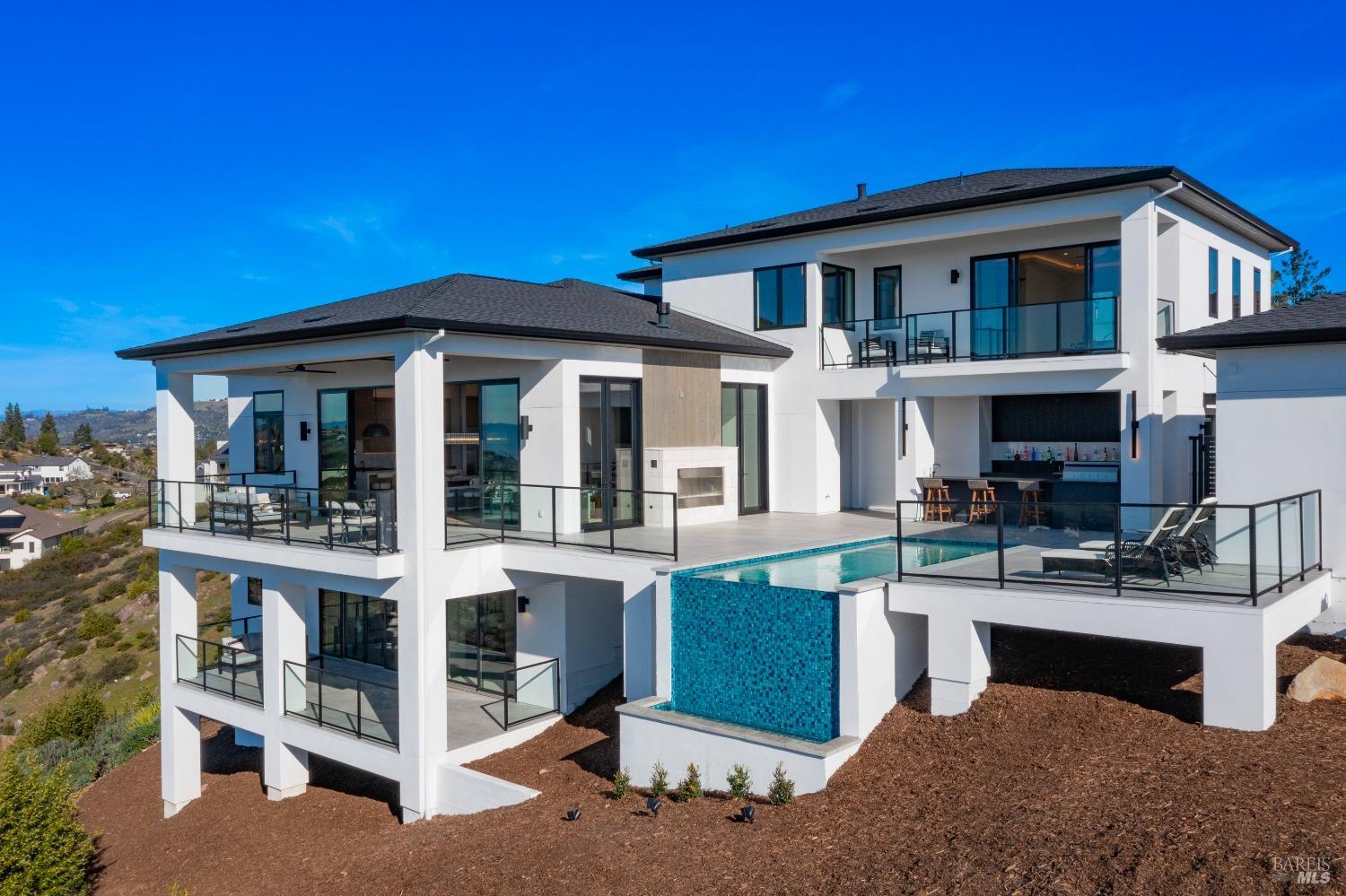 Detail Gallery Image 51 of 74 For 3835 Rocky Point Way, Santa Rosa,  CA 95404 - 4 Beds | 4/1 Baths