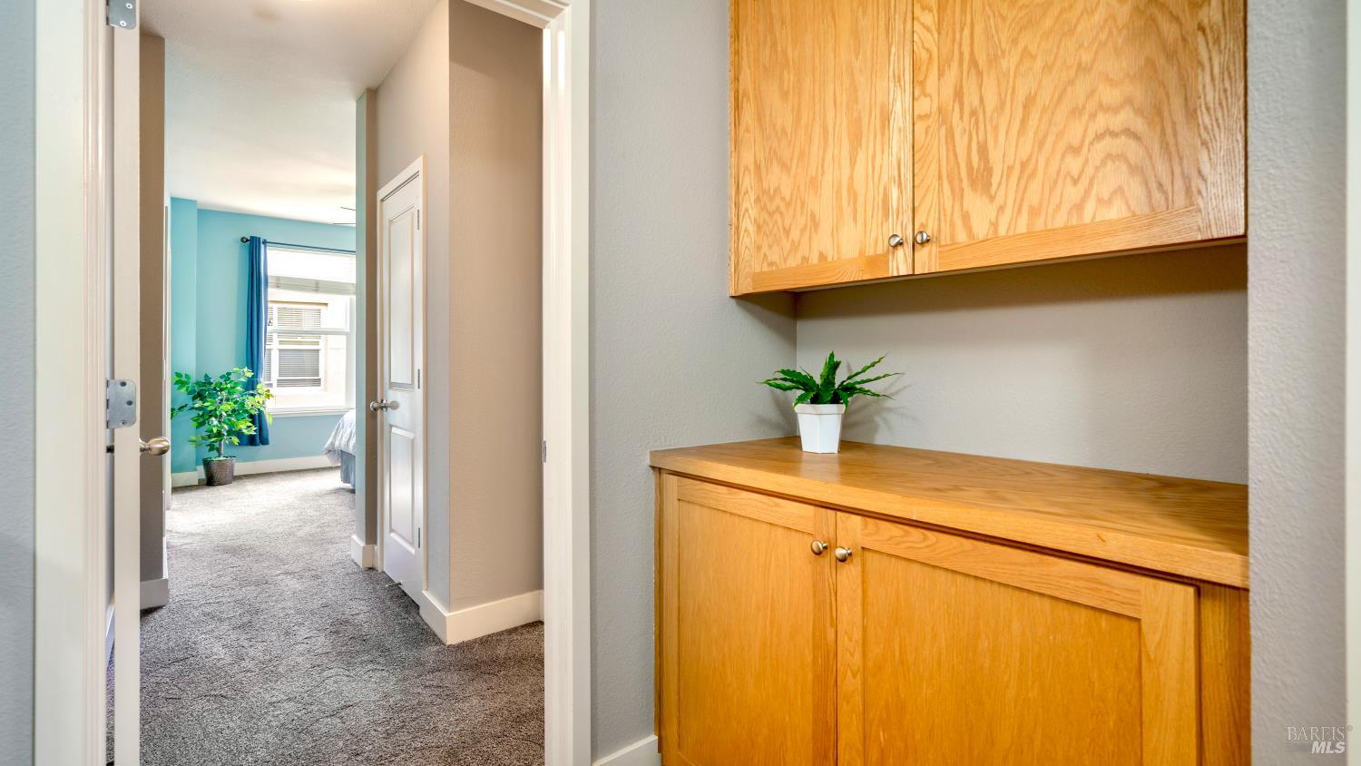 Detail Gallery Image 17 of 28 For 336 City Center Dr, Rohnert Park,  CA 94928 - 2 Beds | 2/1 Baths