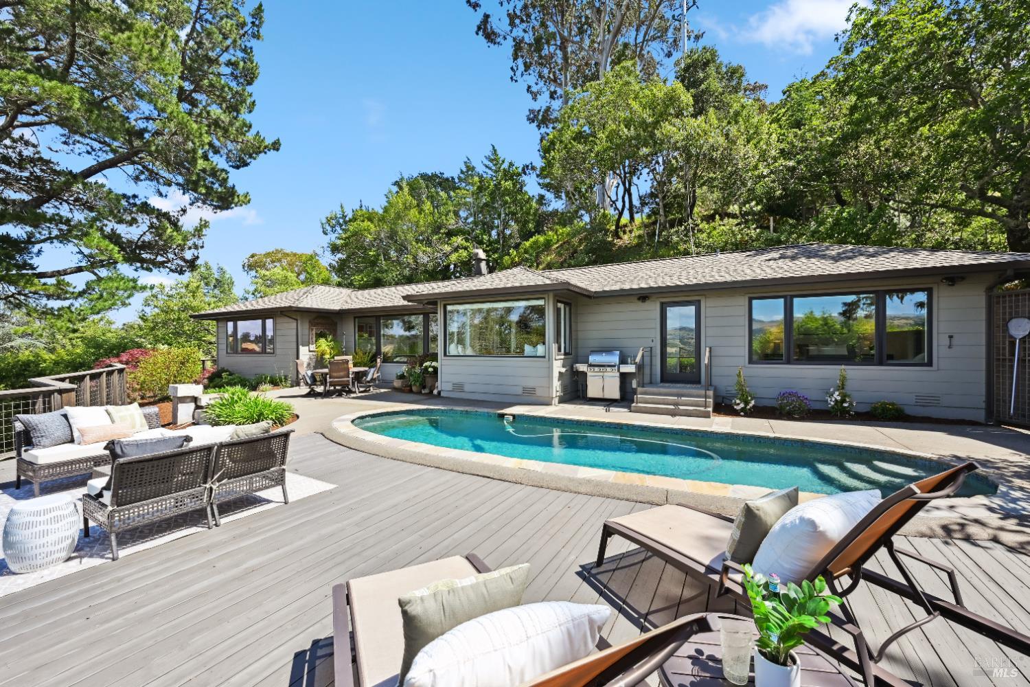 Detail Gallery Image 51 of 53 For 510 Redwood Rd, San Anselmo,  CA 94960 - 3 Beds | 1/1 Baths