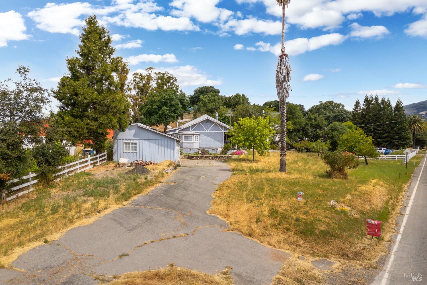 Detail Gallery Image 4 of 42 For 1045 3rd Ave, Napa,  CA 94558 - 2 Beds | 1 Baths