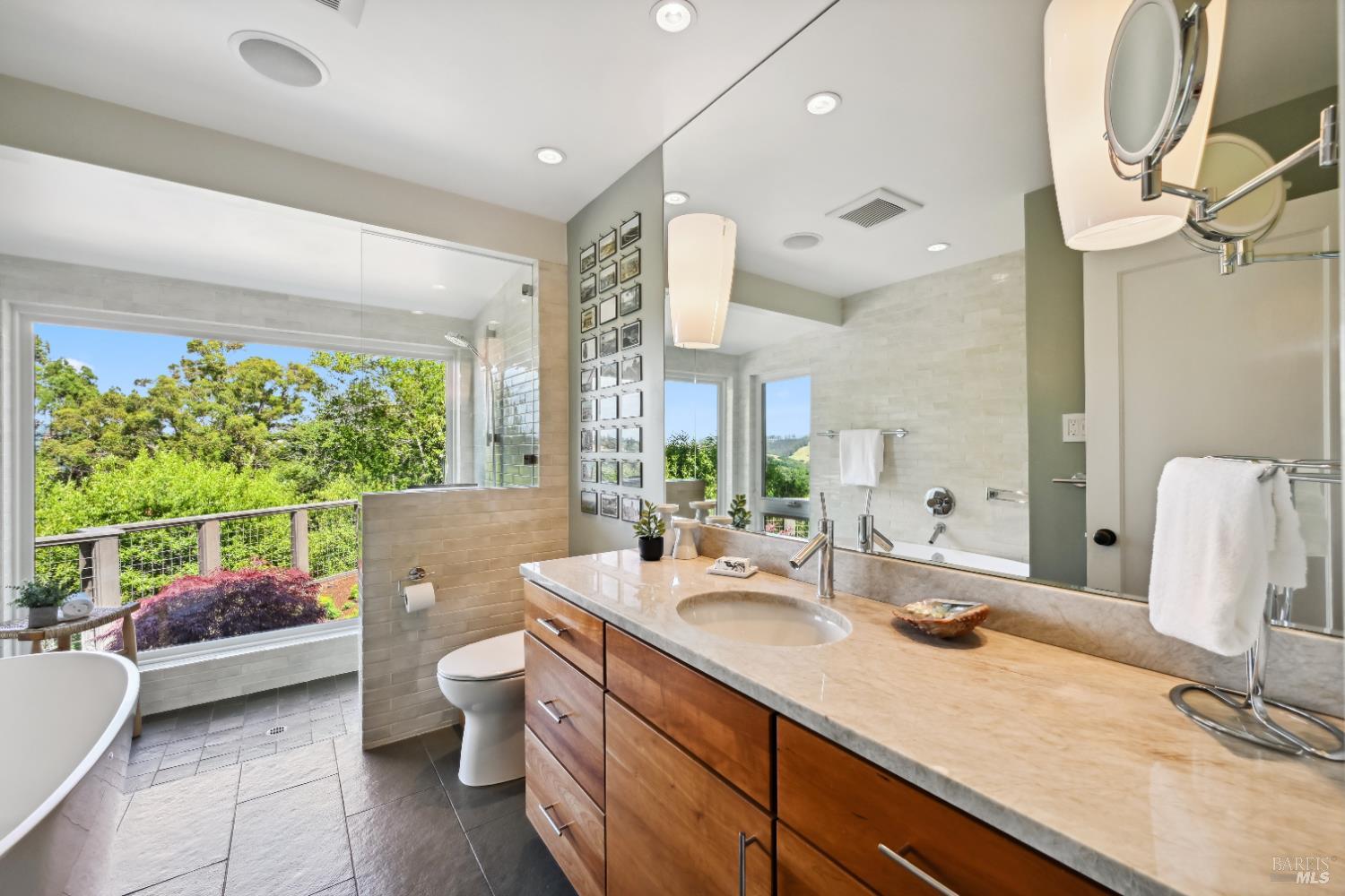 Detail Gallery Image 37 of 53 For 510 Redwood Rd, San Anselmo,  CA 94960 - 3 Beds | 1/1 Baths