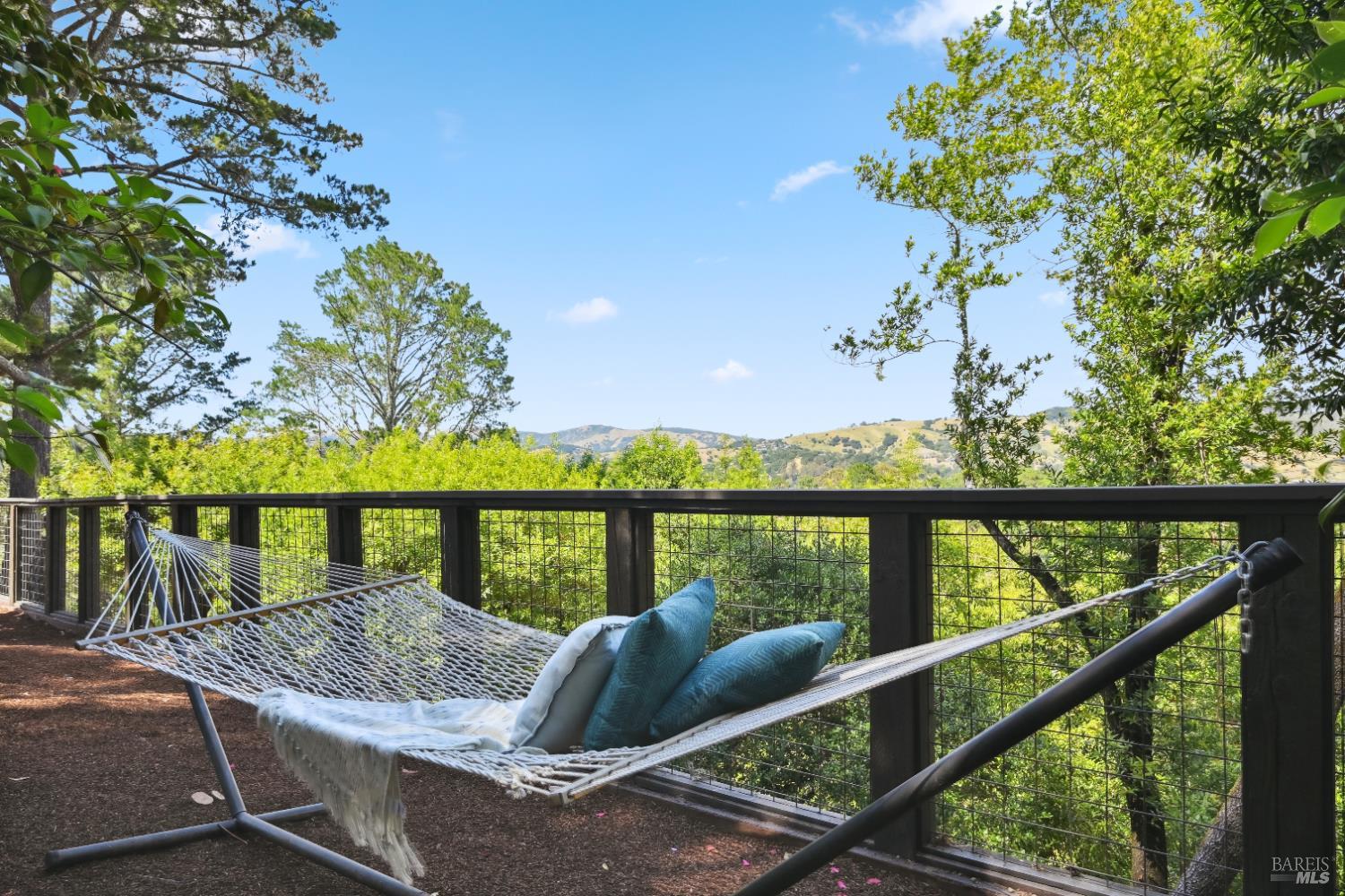 Detail Gallery Image 49 of 53 For 510 Redwood Rd, San Anselmo,  CA 94960 - 3 Beds | 1/1 Baths