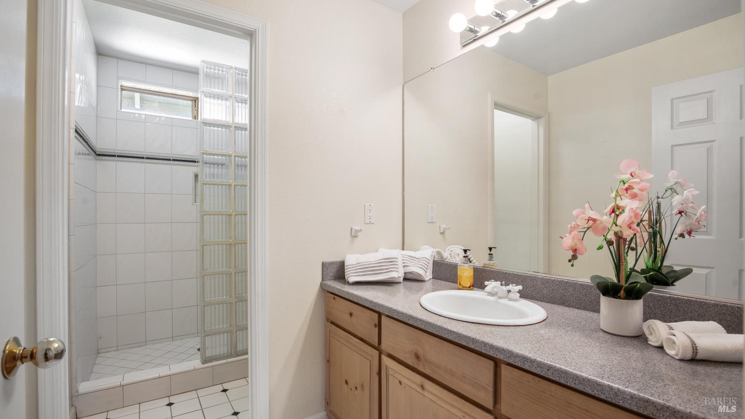 Detail Gallery Image 28 of 69 For 12285 High Valley Rd, Clearlake Oaks,  CA 95423 - 4 Beds | 3 Baths