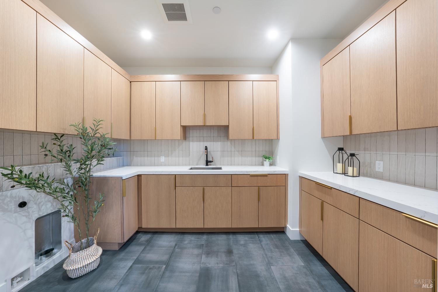 Detail Gallery Image 35 of 74 For 3835 Rocky Point Way, Santa Rosa,  CA 95404 - 4 Beds | 4/1 Baths