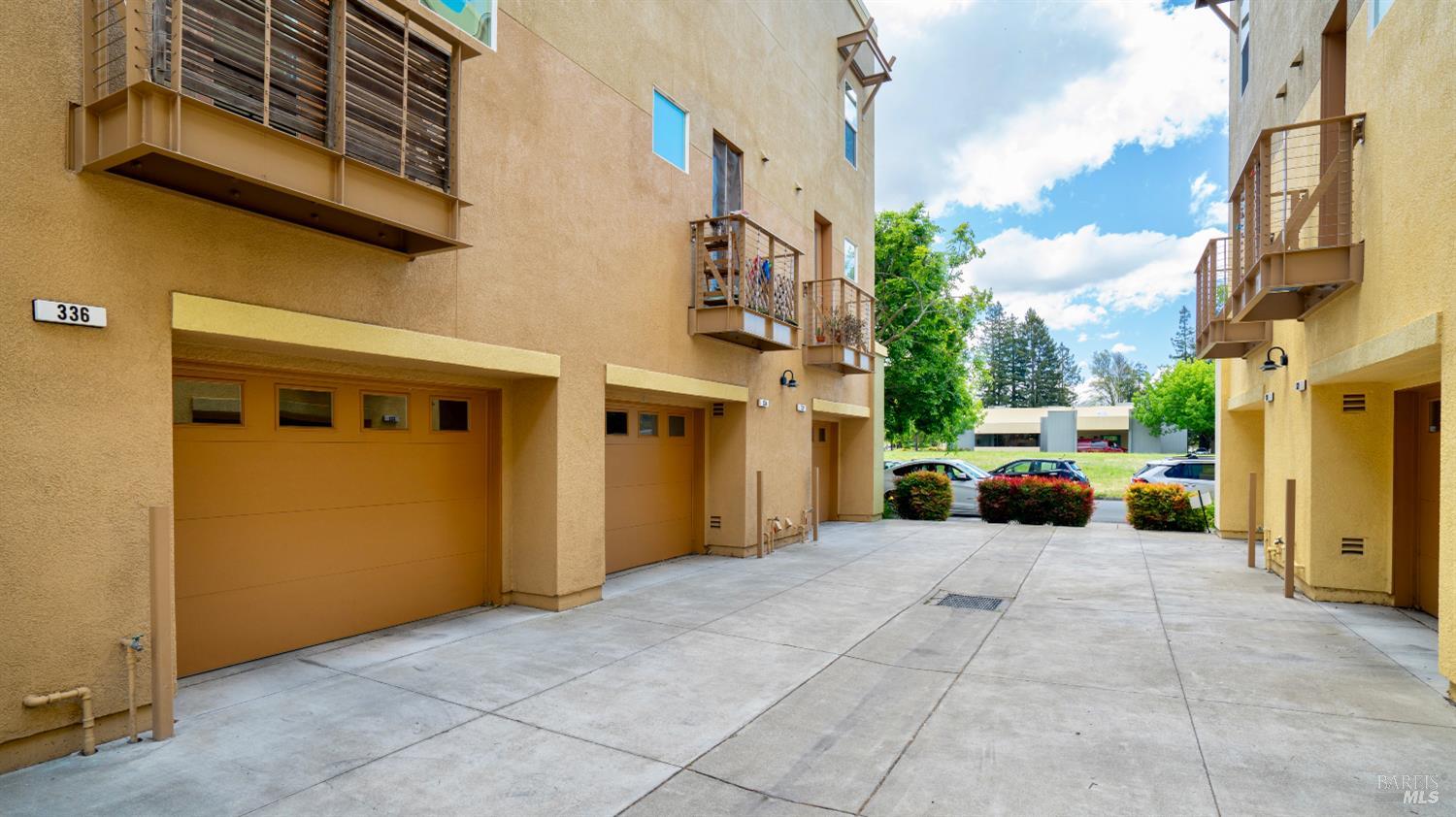 Detail Gallery Image 24 of 28 For 336 City Center Dr, Rohnert Park,  CA 94928 - 2 Beds | 2/1 Baths