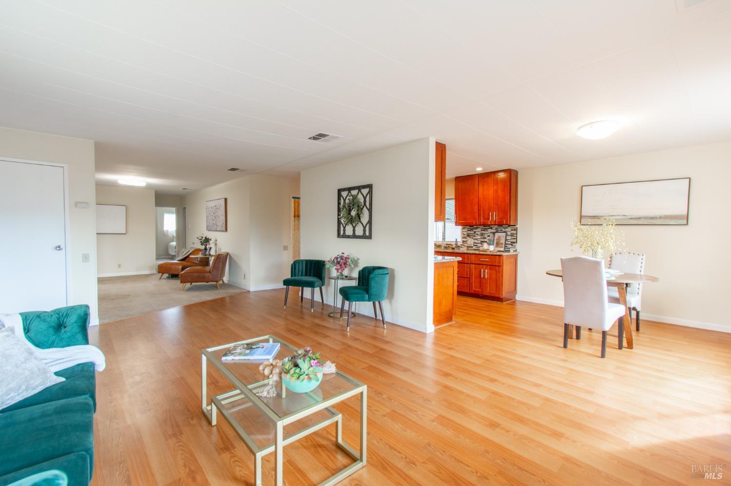 Detail Gallery Image 8 of 31 For 110 San Antonio Way, Yountville,  CA 94599 - 2 Beds | 2 Baths